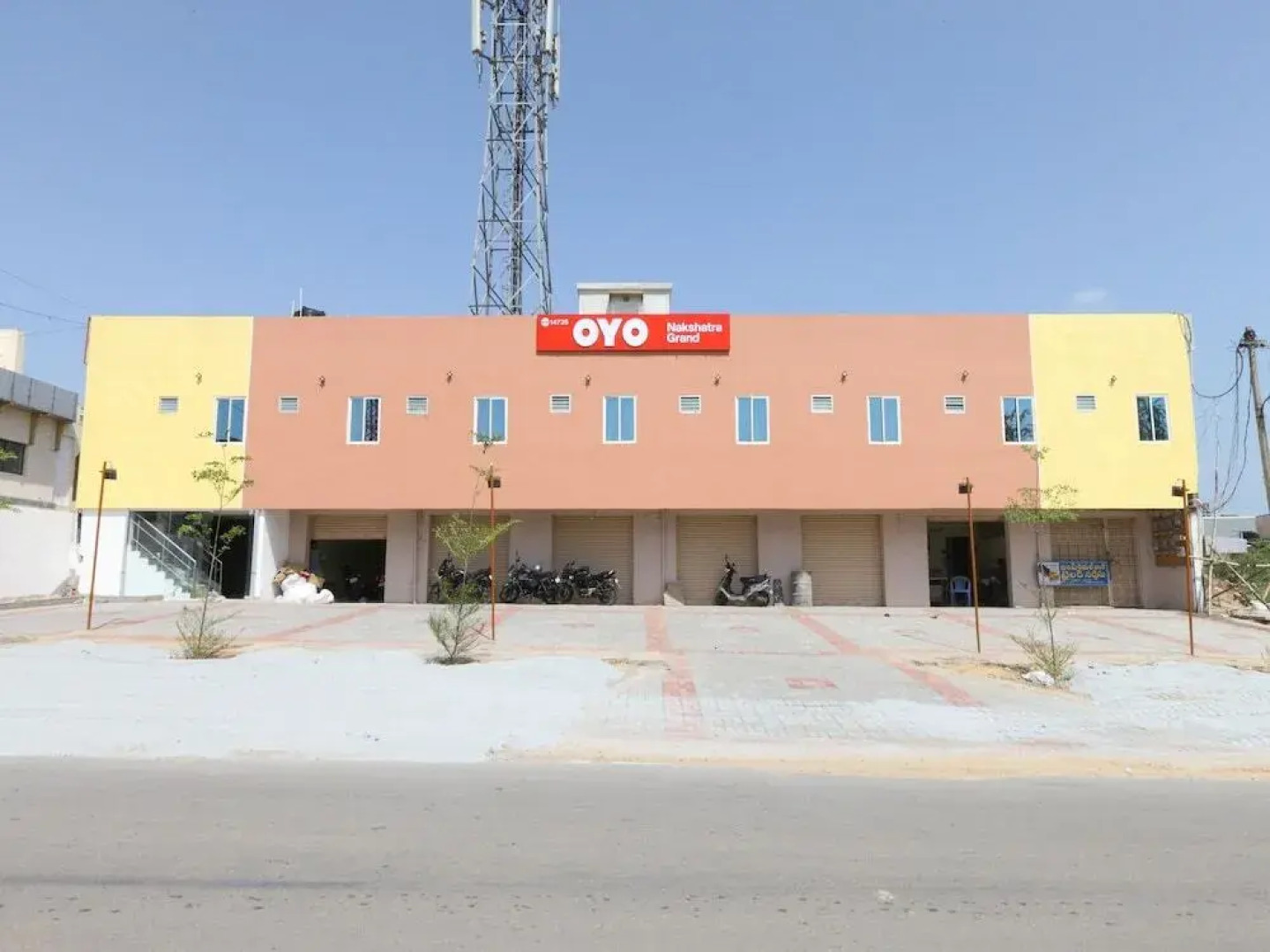 Nakshatra Grand by OYO Rooms