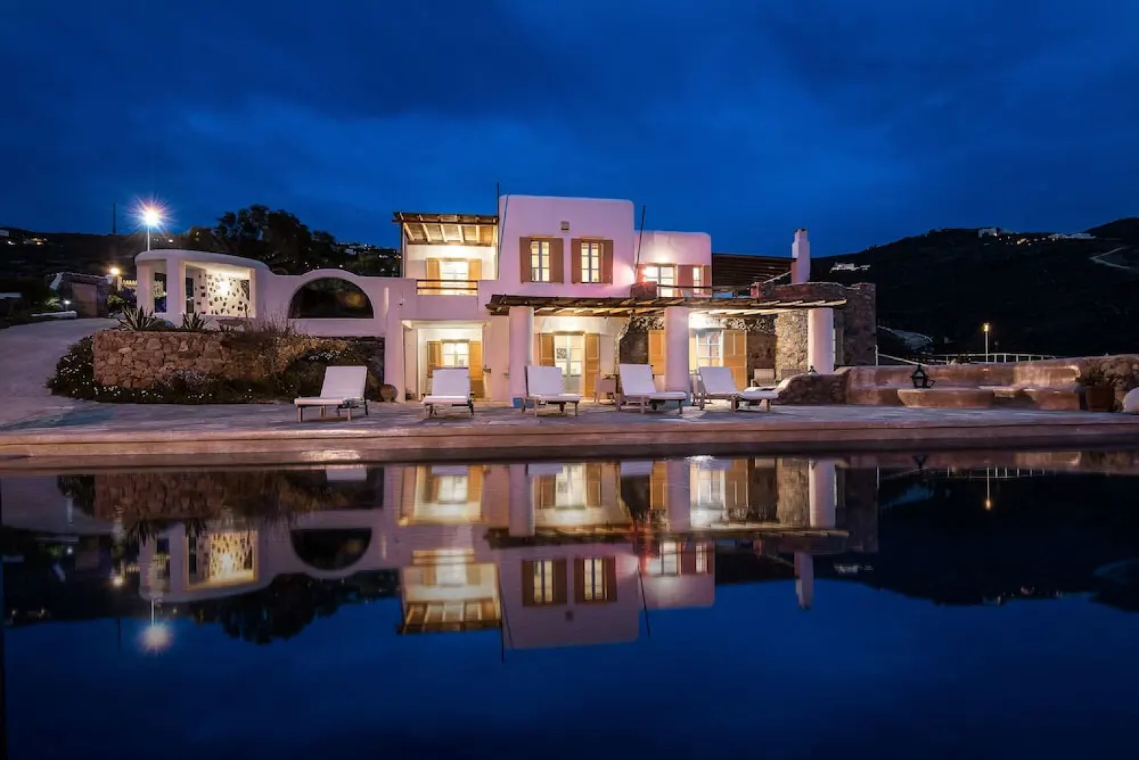 Villa Daphne Anerouses Mykonian Tradition