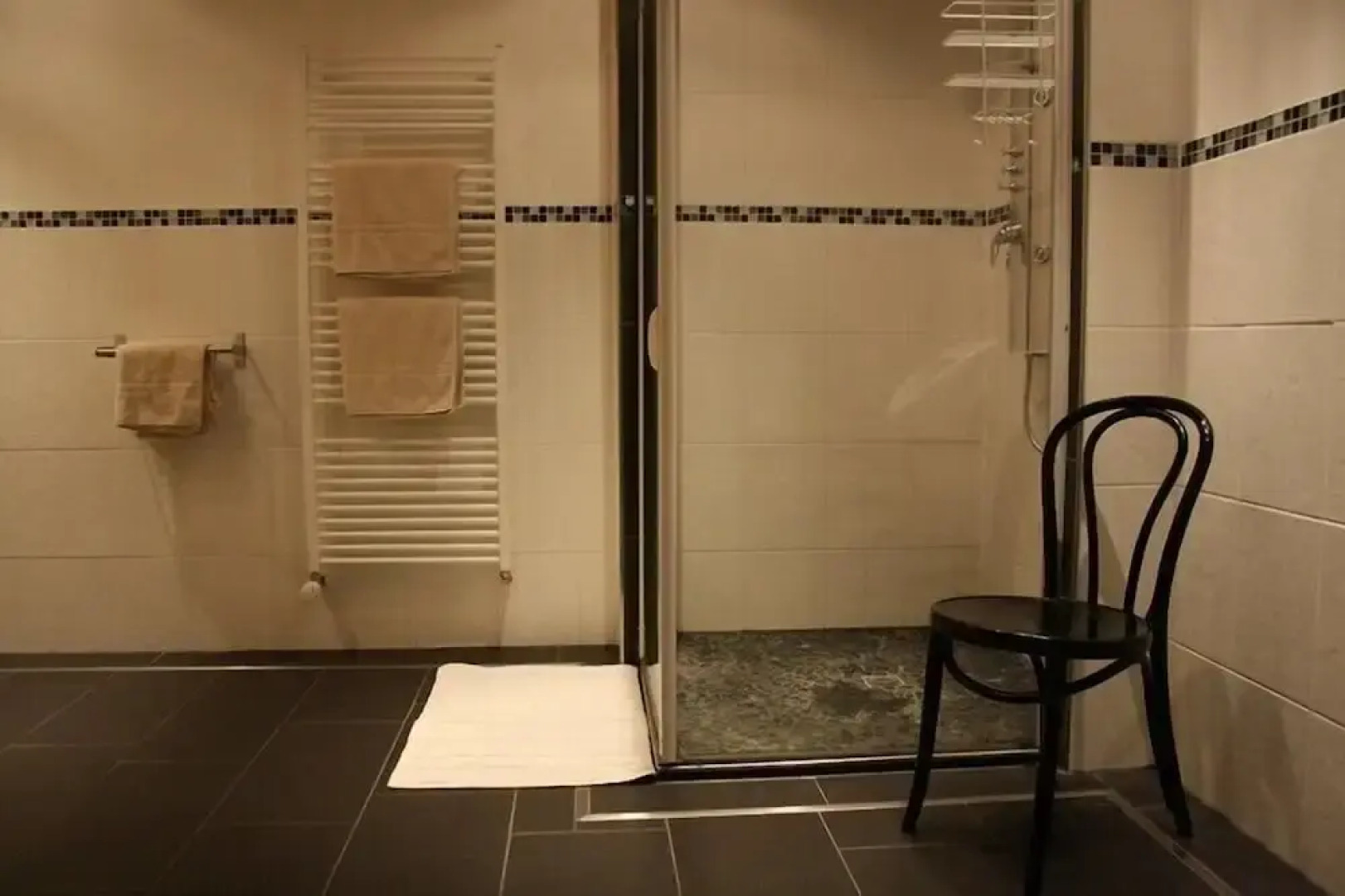 Ferienwohnungen im Bauernhaus am Fluss