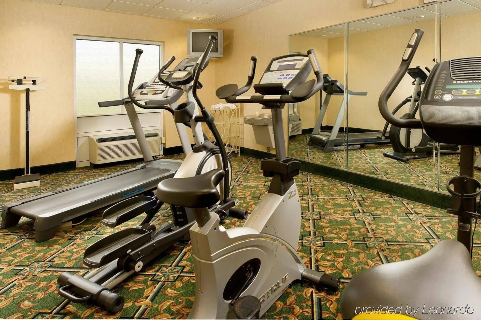 Holiday Inn Express & Suites Lenoir Cty by IHG