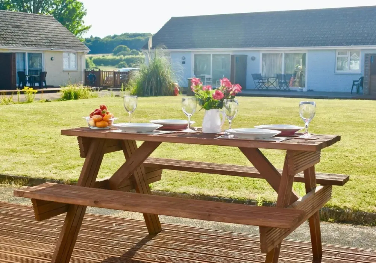 Seashells Dog Friendly Seaview Beach Chalet Sleeps 4 Beach Opposite