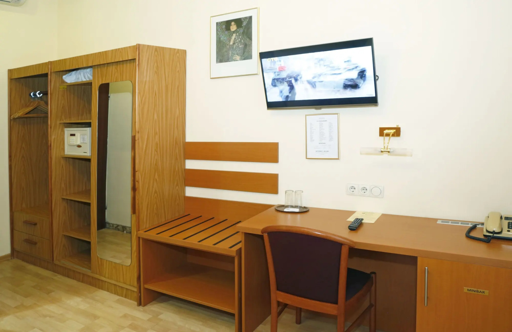 Continental Hotel-Pension