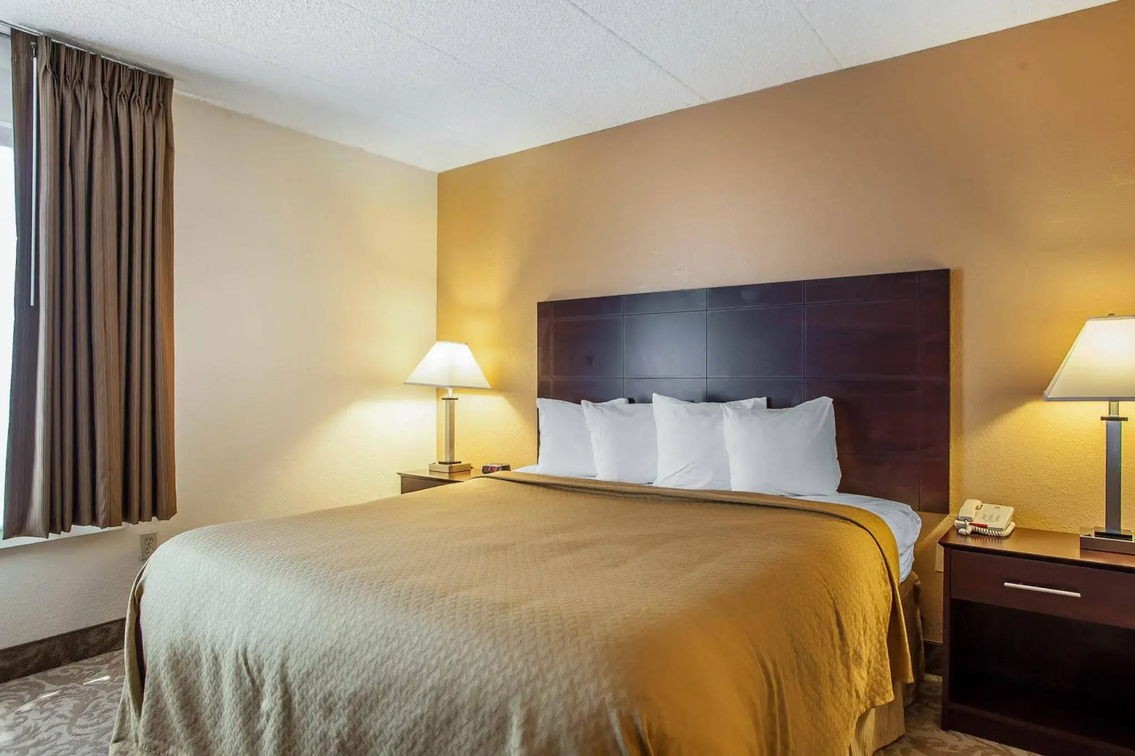 Quality Suites Milwaukee Airport