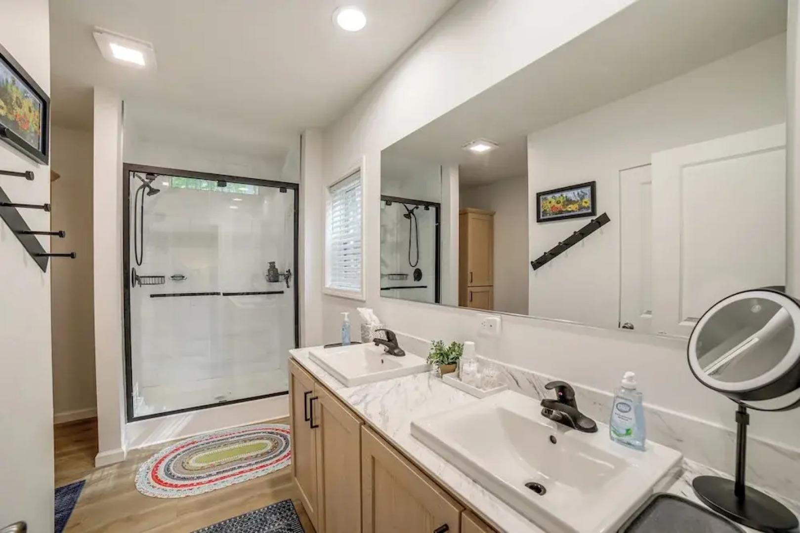 Lake Access, Pools & More: Family Home in Stanwood