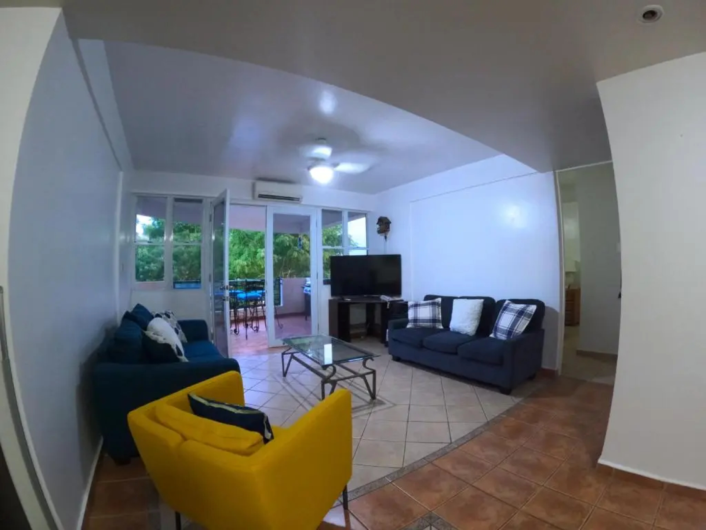 In Joyuda Beach, Apartment with Pool & Basketball Court
