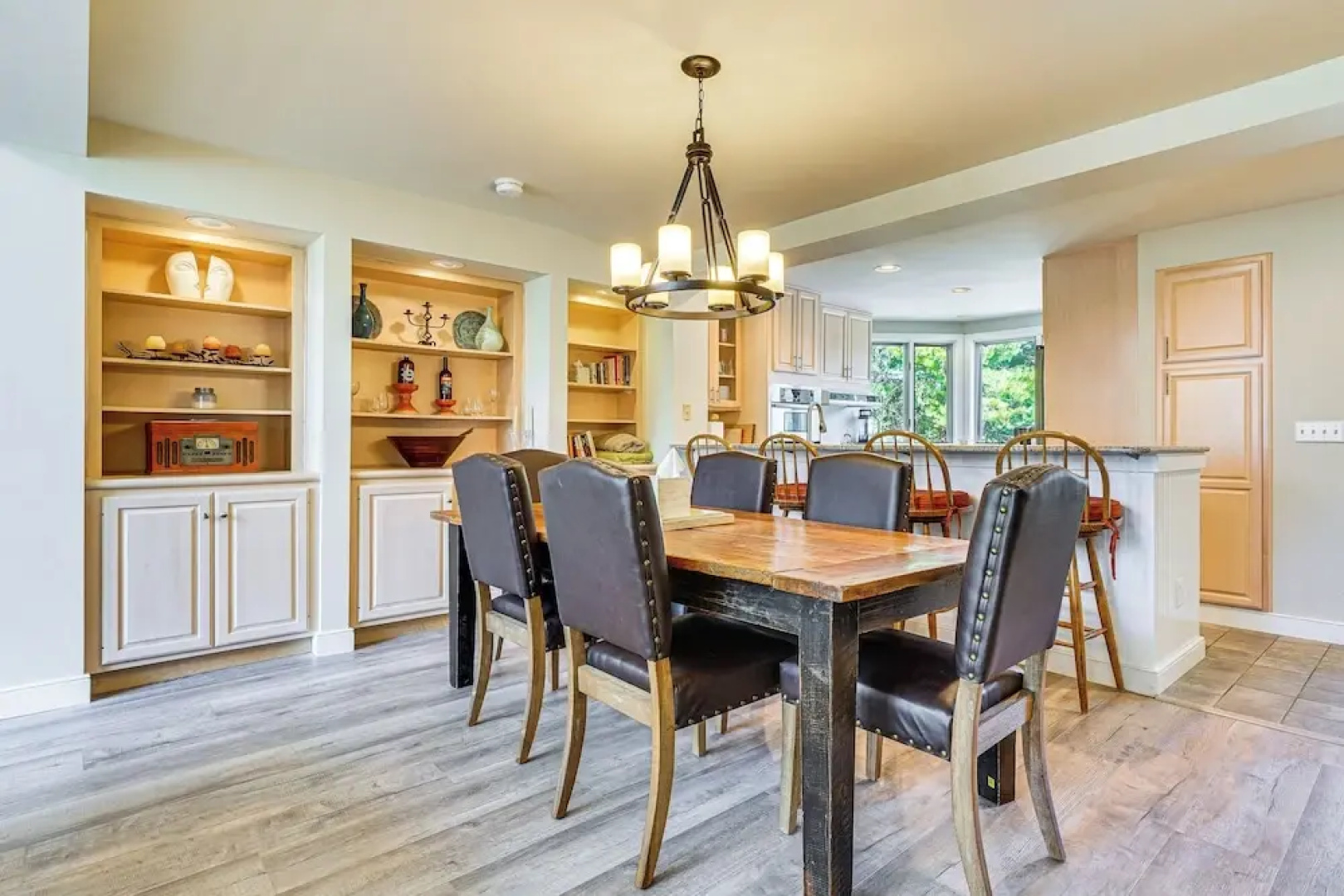 Walk to Ski Lift: Spacious Condo in West Dover!