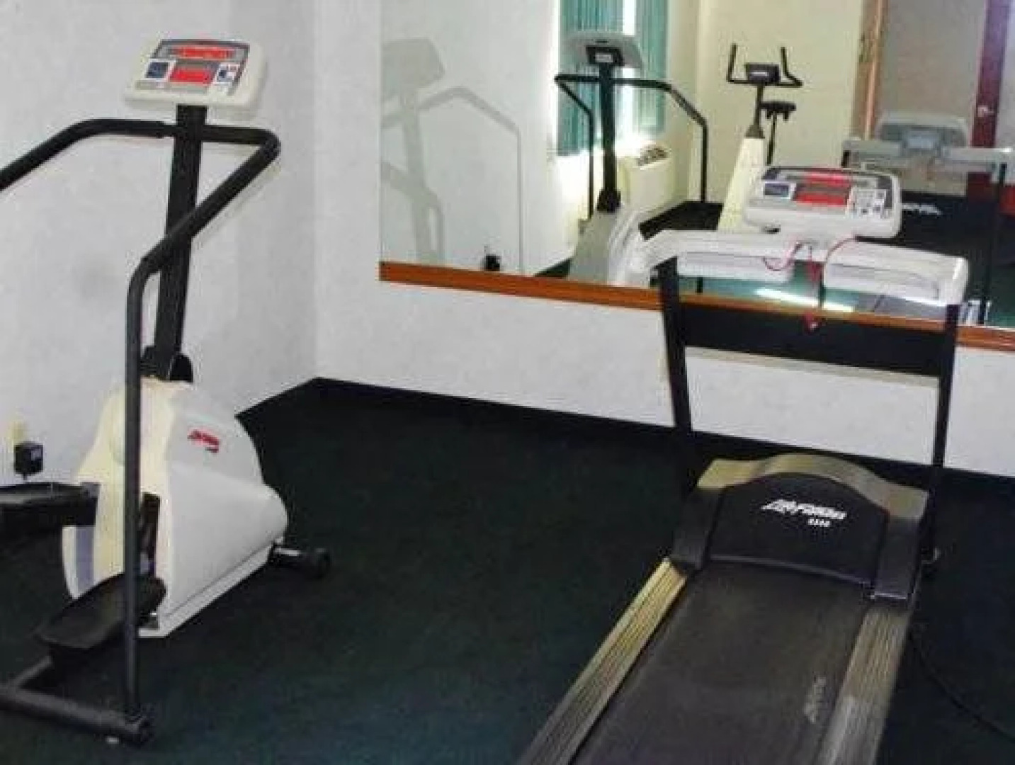 Glenwood Springs Cedar Lodge