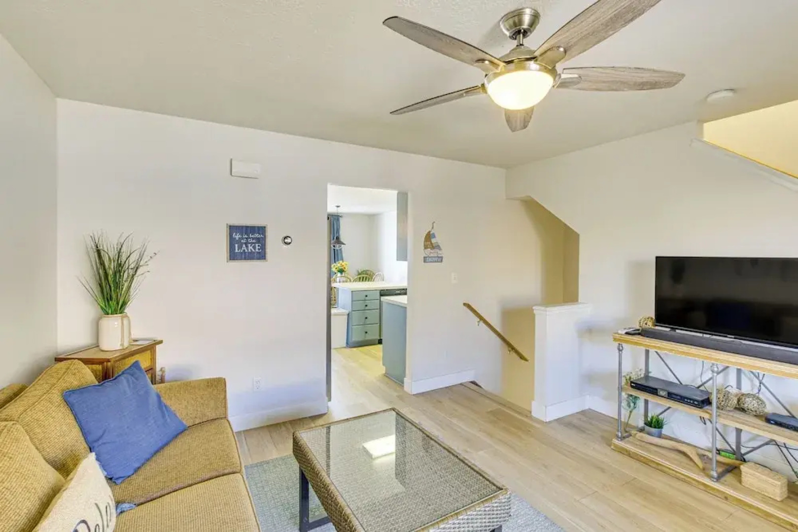 Spacious Garden City Townhome w/ Lake Views!
