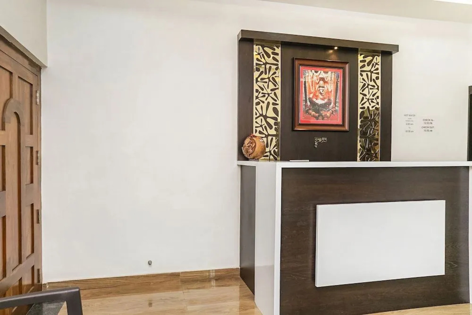 OYO 24932 Hotel Royal Stay