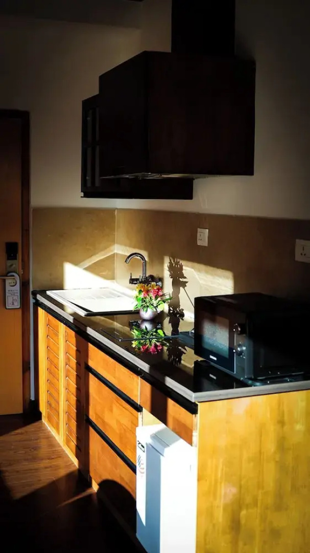 The 33rd Executive Suites