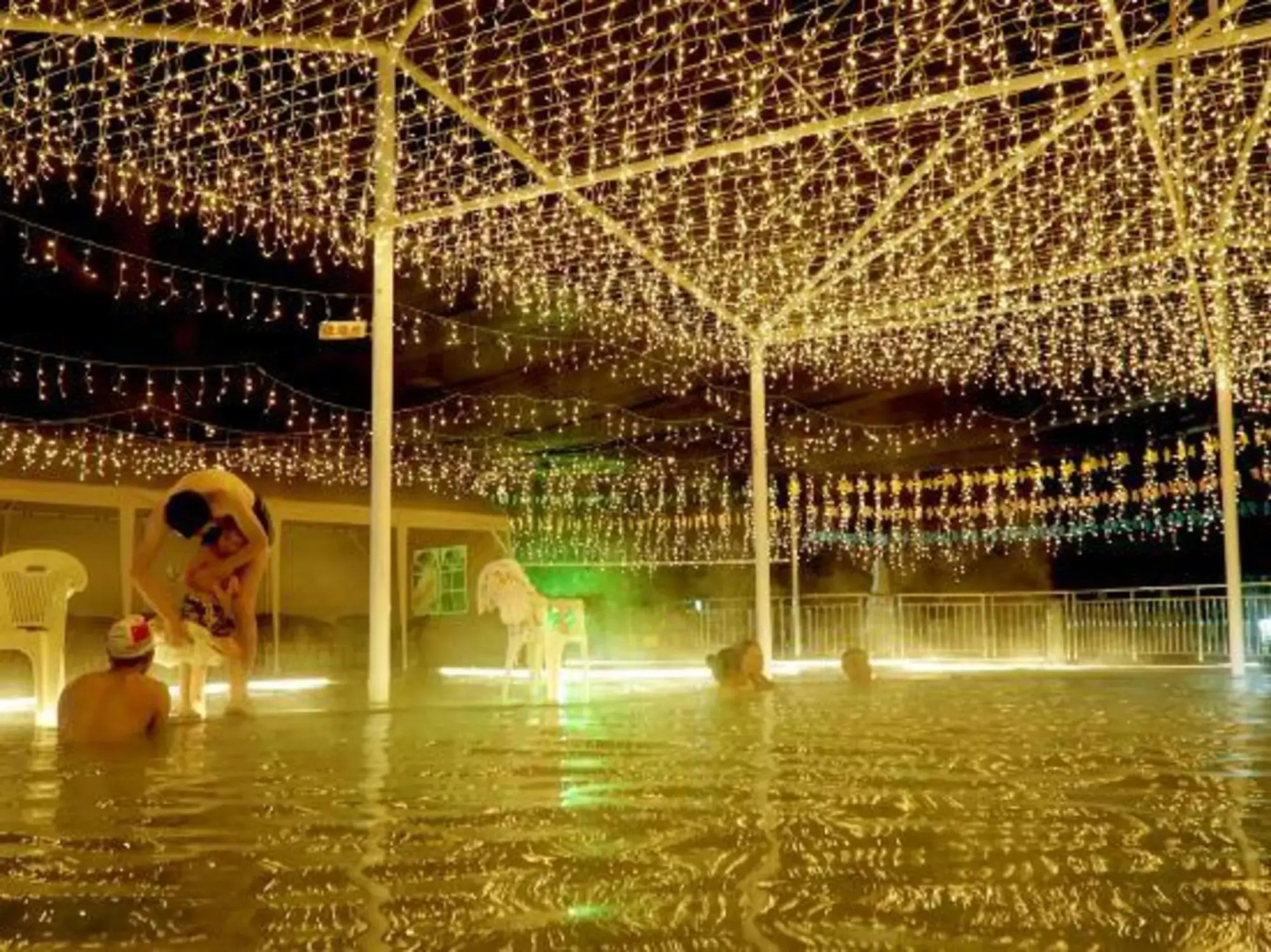 Golden Apple Hot Spring Hotel
