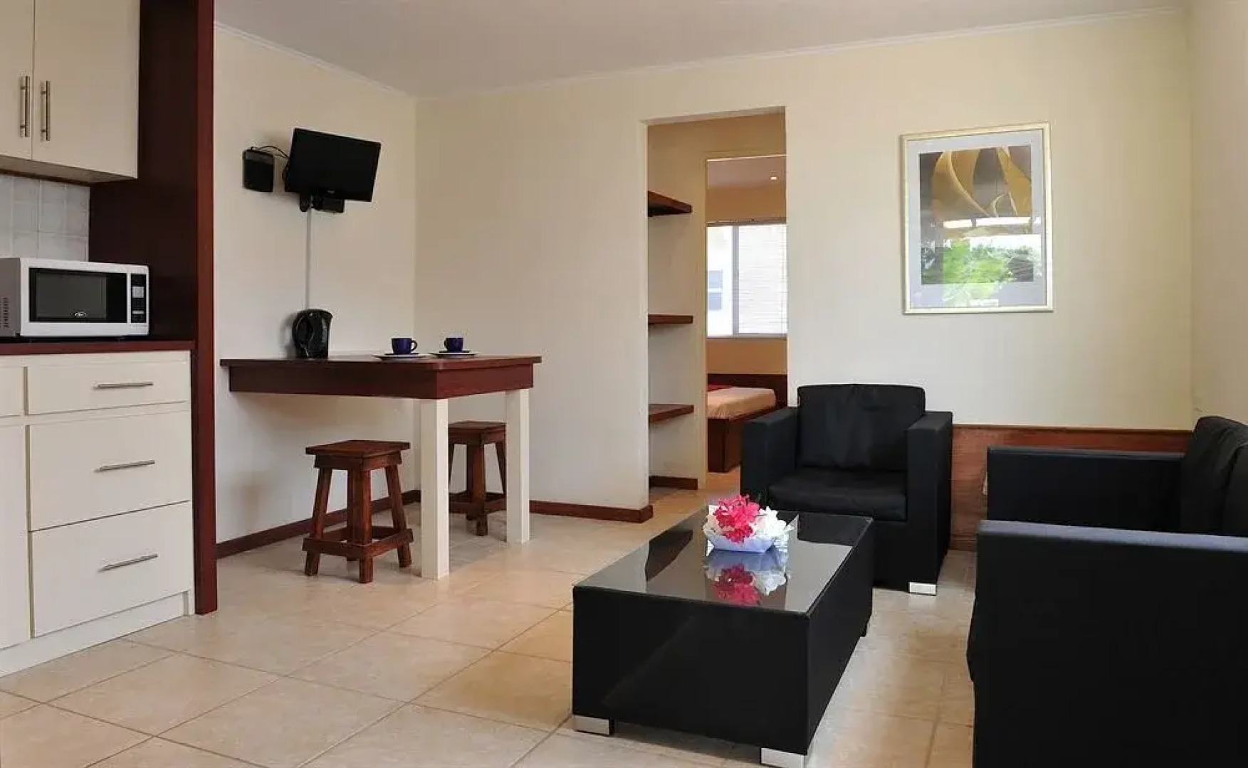 White Beach Apartments Palm Beach