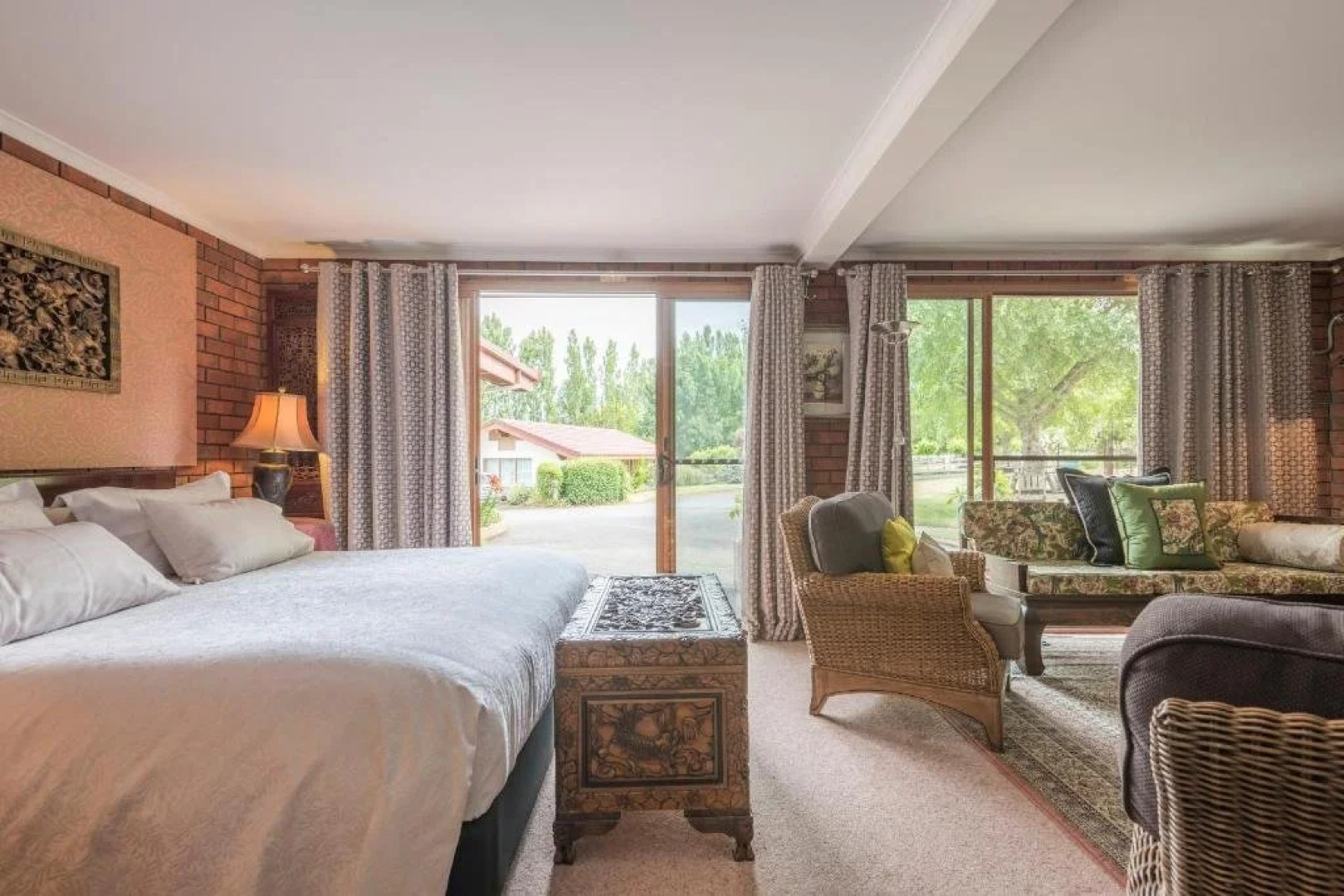 Grindelwald Lodge and Gardens