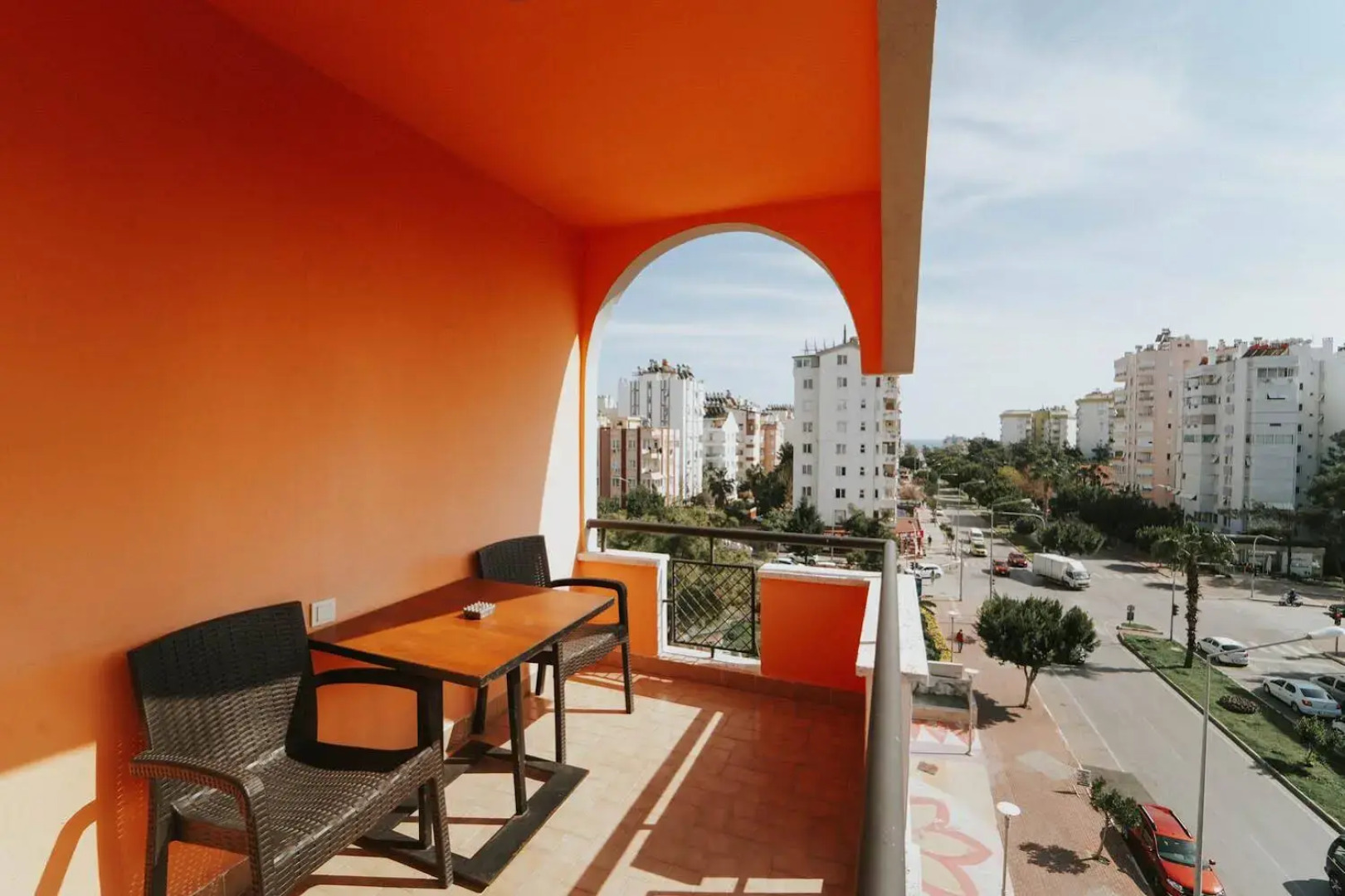 Voswos Garage Coffee & Hotel