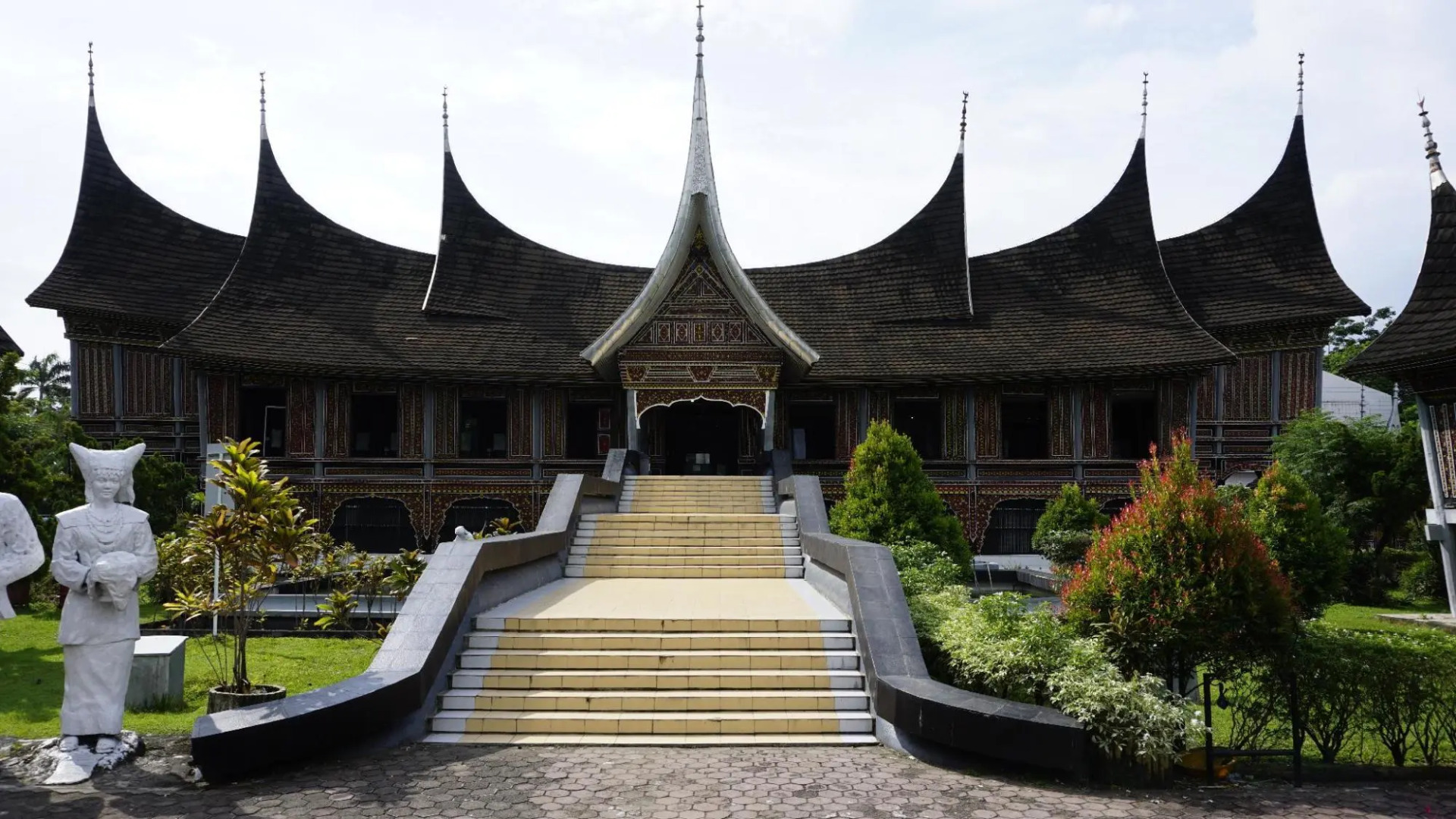 Mongonsidi Hotel