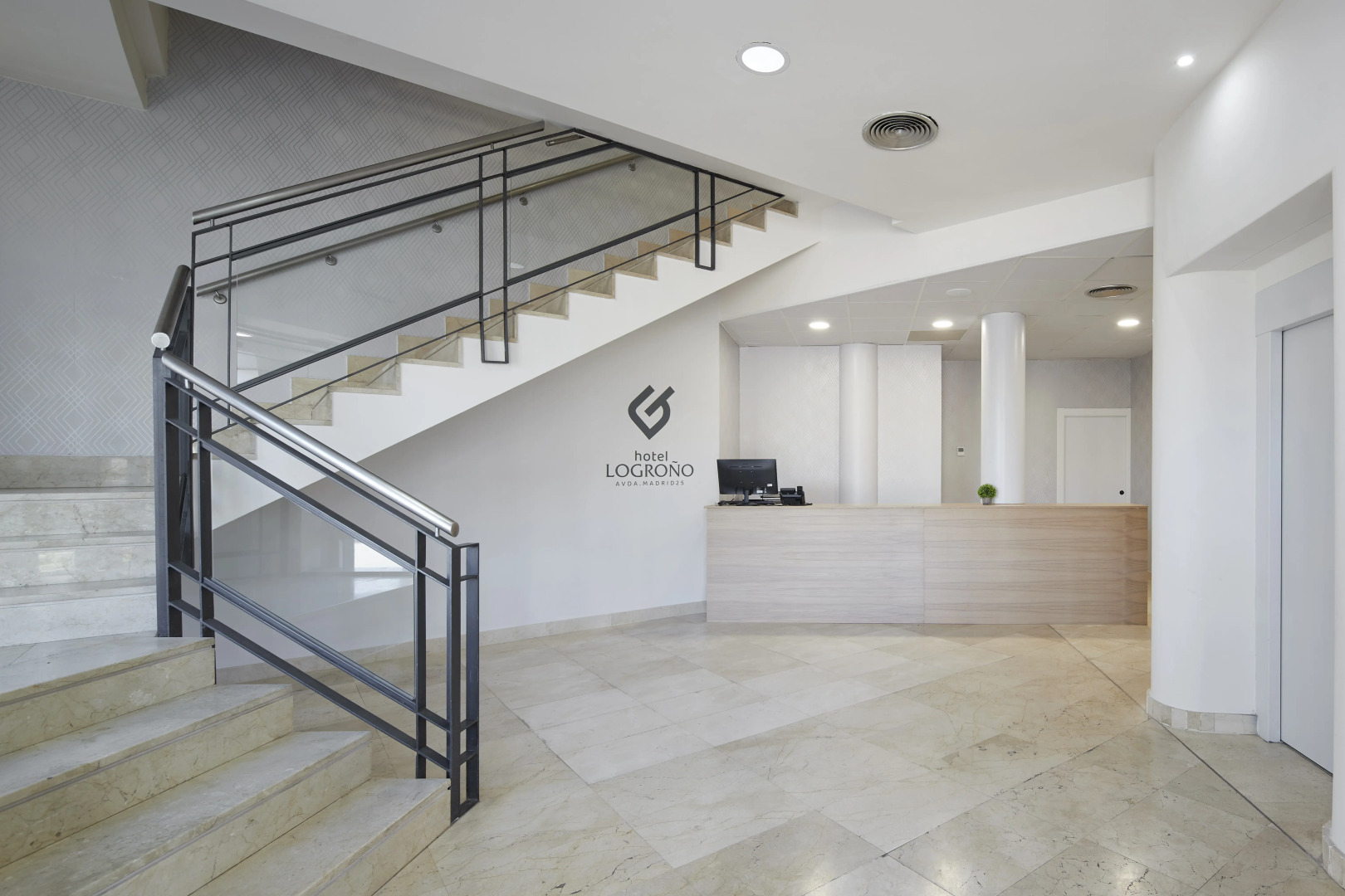 Iraipe Logroño Hotel