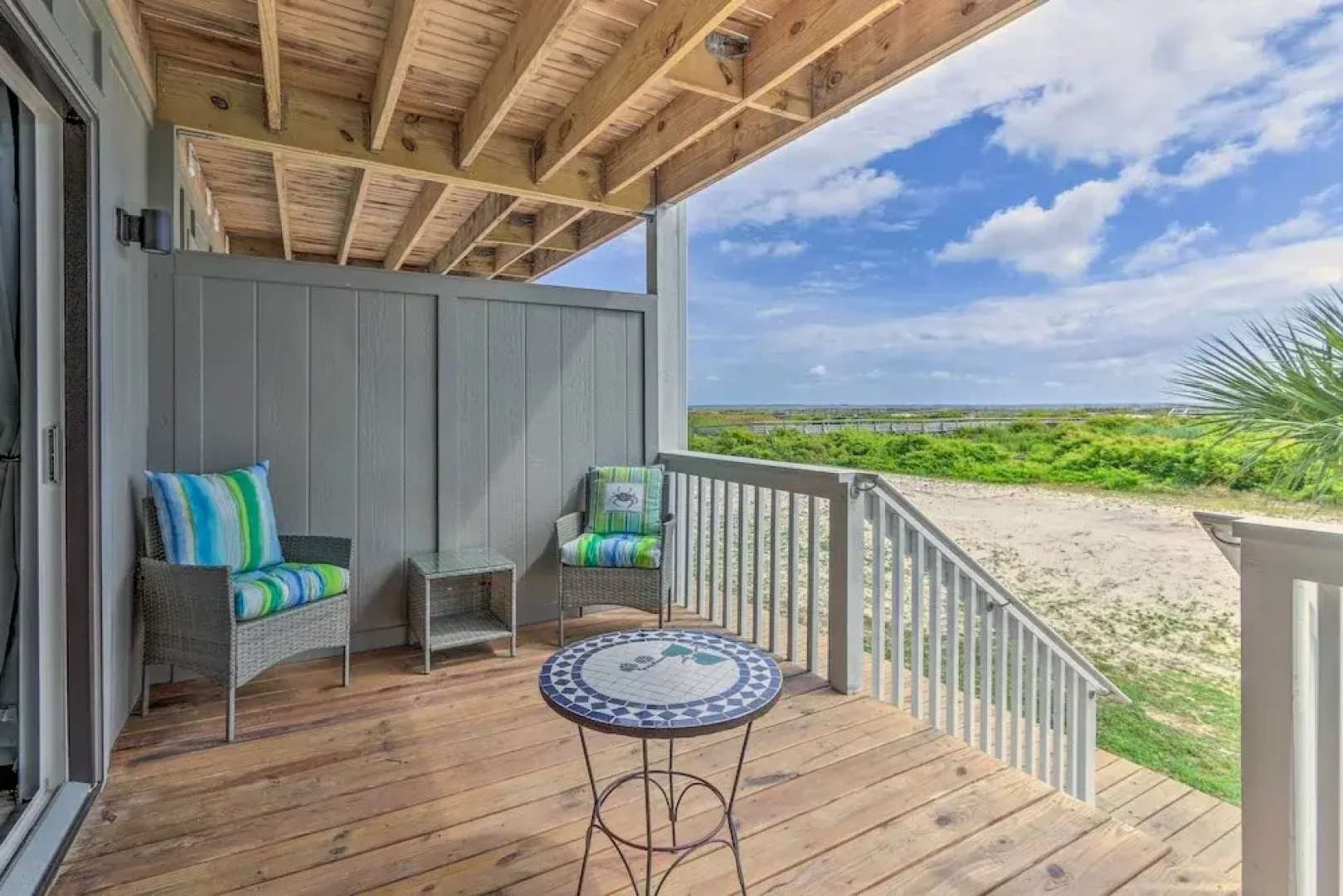 Harbor Island Beach Retreat - Steps to Ocean!