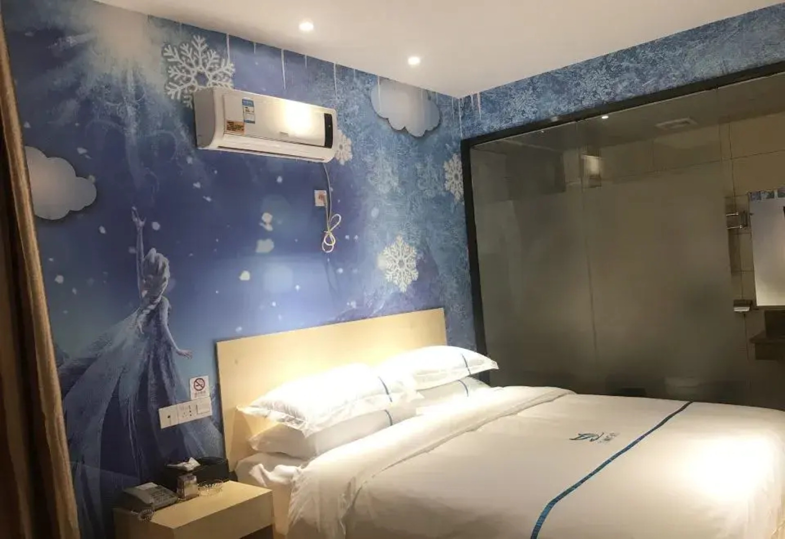 Baihe Hotel (Yangxi West Lake Branch)