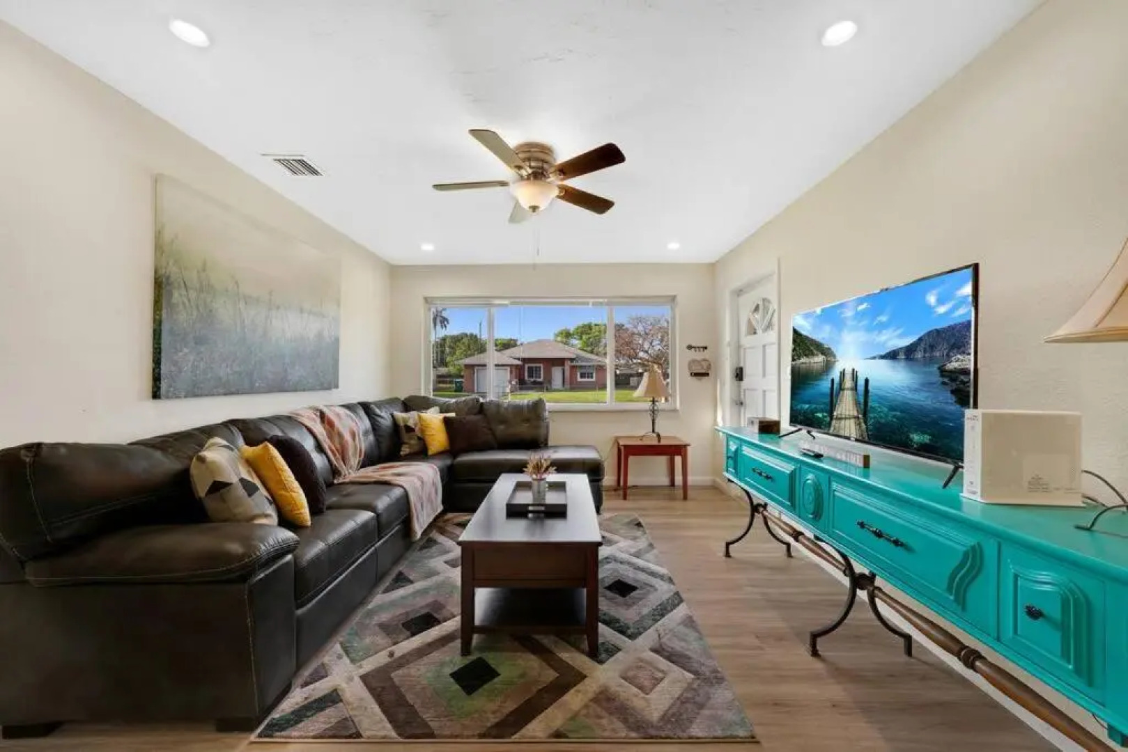 Yellow house in Davie