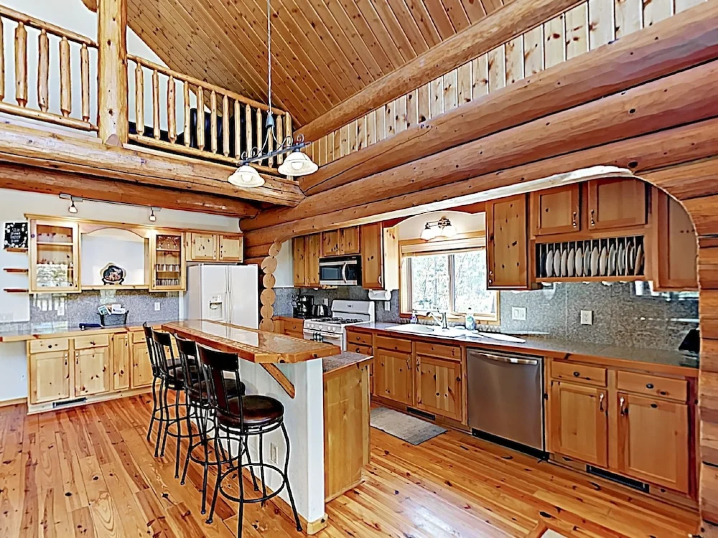 New Listing! Charming Woodland , Near Hiking 3 Bedroom Cabin
