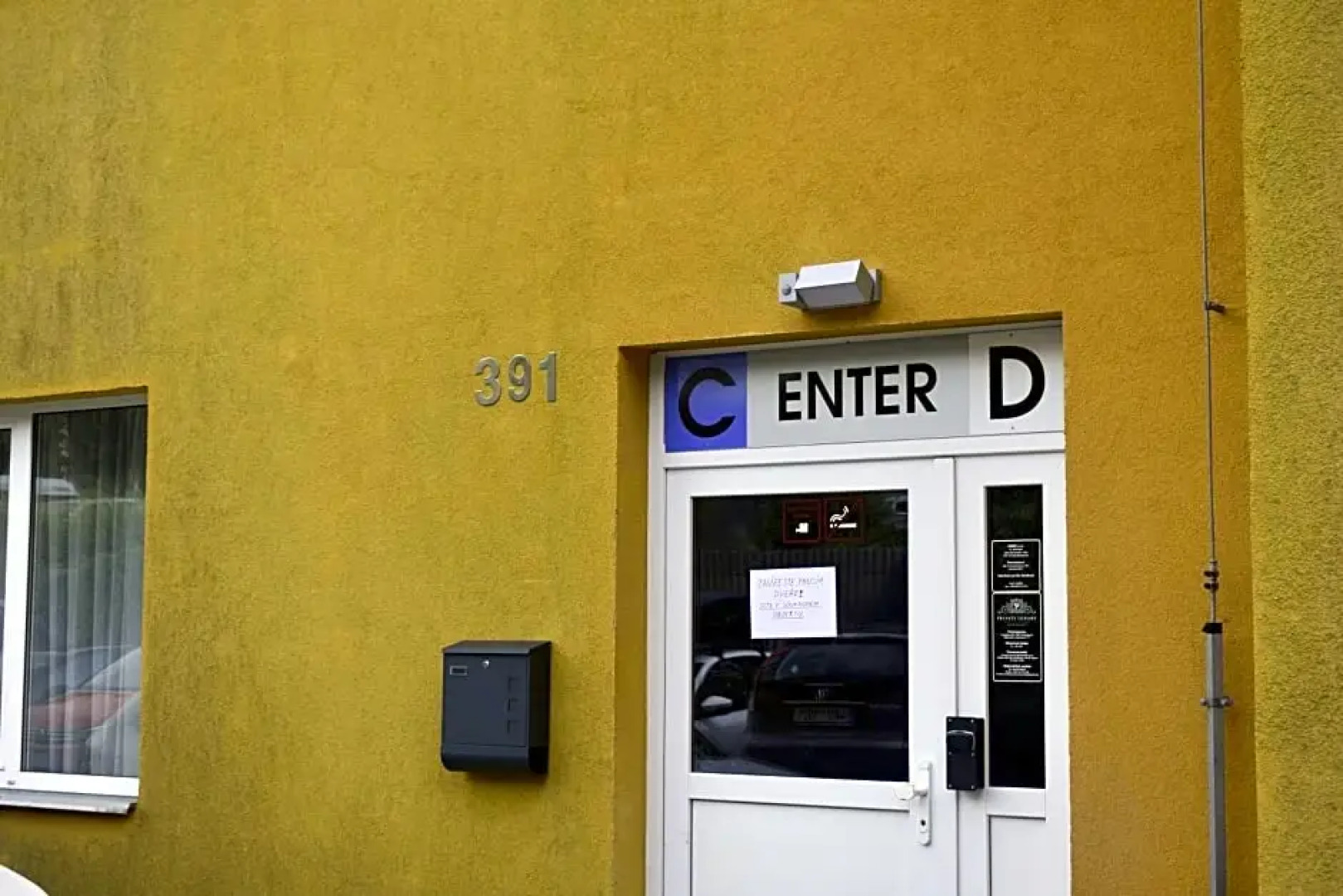 Ubytování Hanka v hotelovém pokoji C408