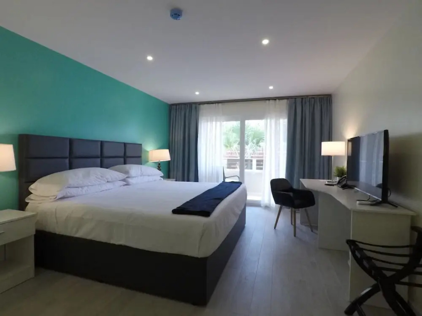 Quint's Travelers Inn