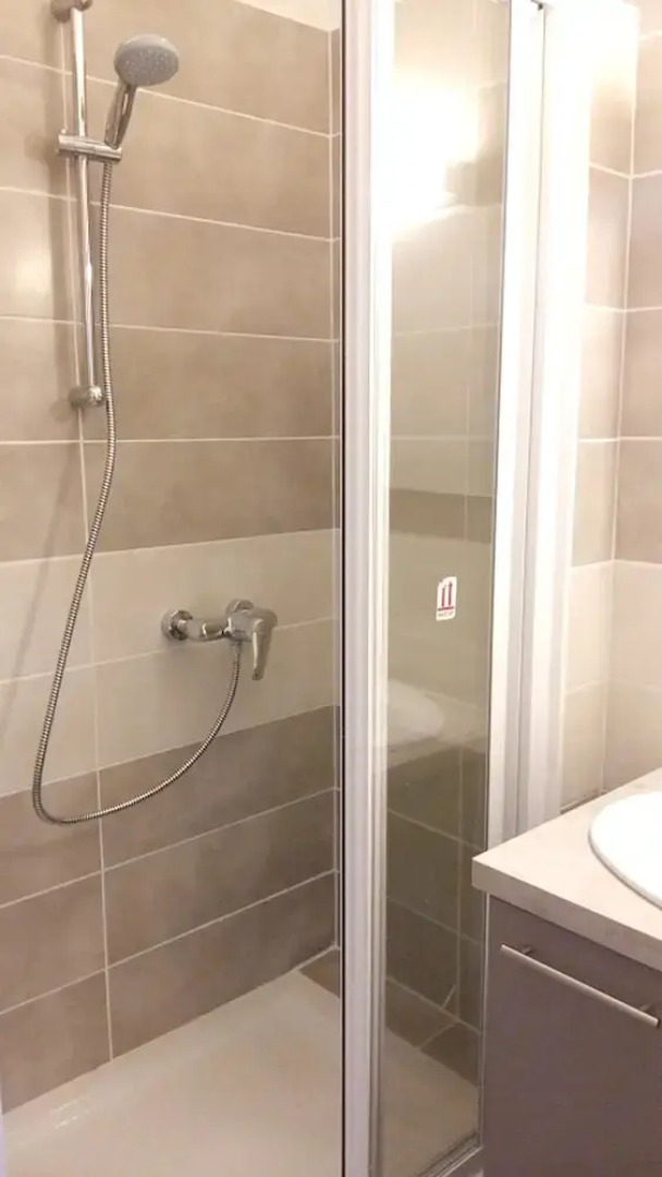 Studio in Sanary-sur-mer, With Wonderful Mountain View - 1 km From the Beach