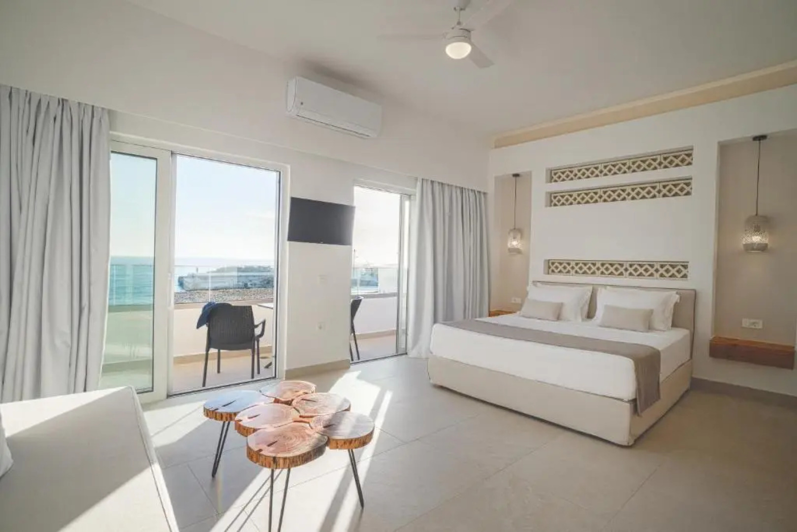 Sfakia Seaside luxury Suites