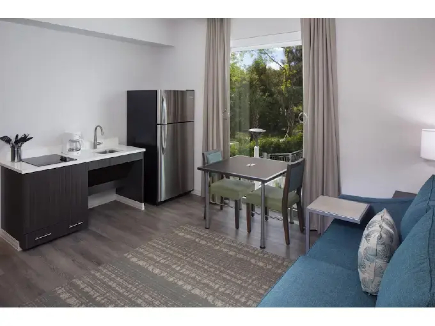 Star Suites By Riverside Theatre