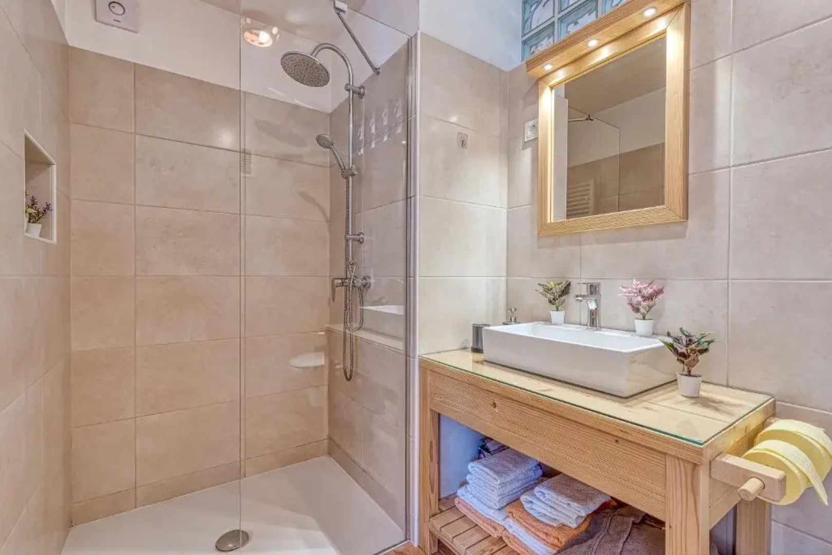 House On The Hill Wellness Chalet