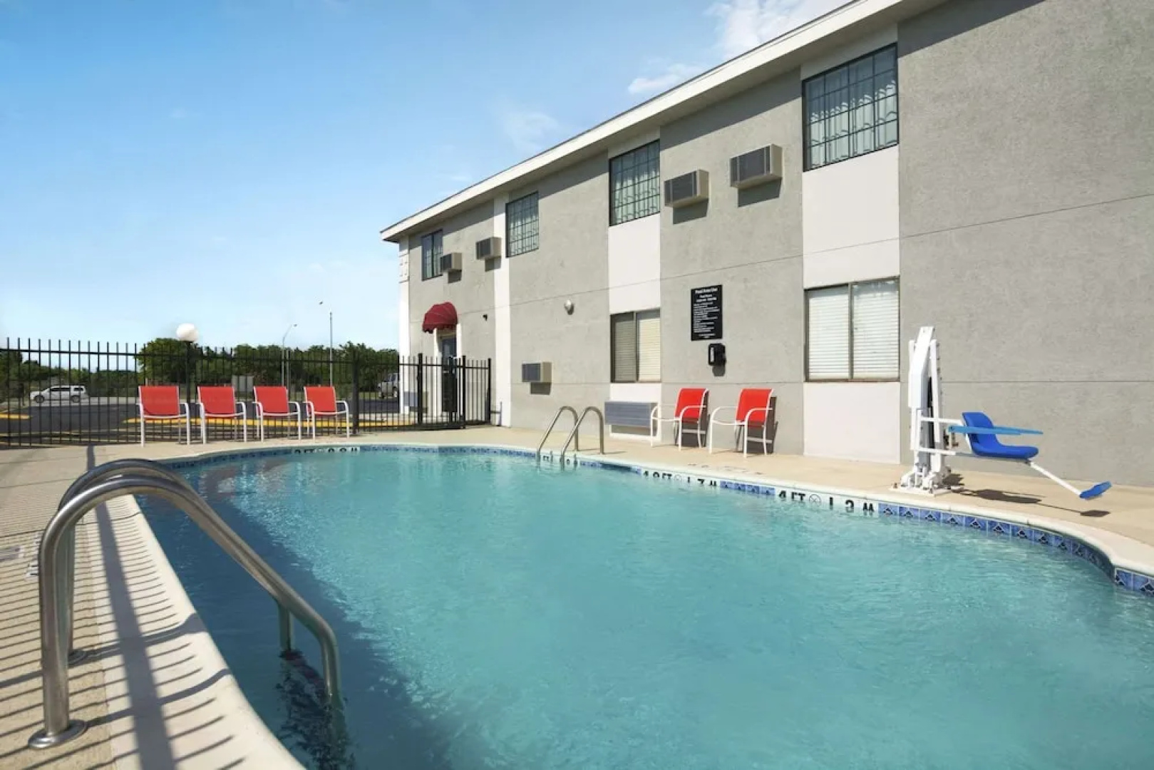 Super 8 Ardmore