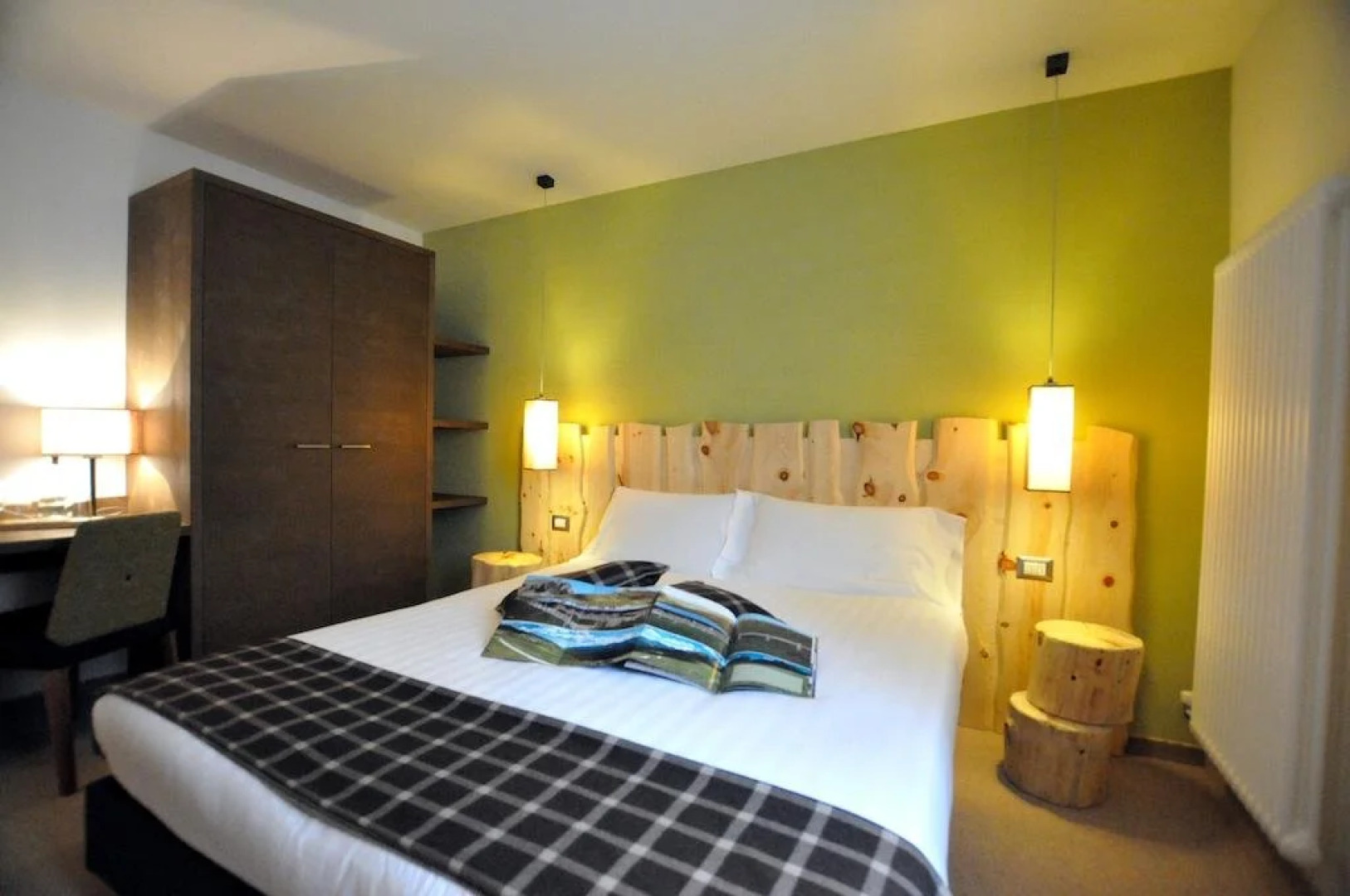 Chalet Tovel - Mountain Lake