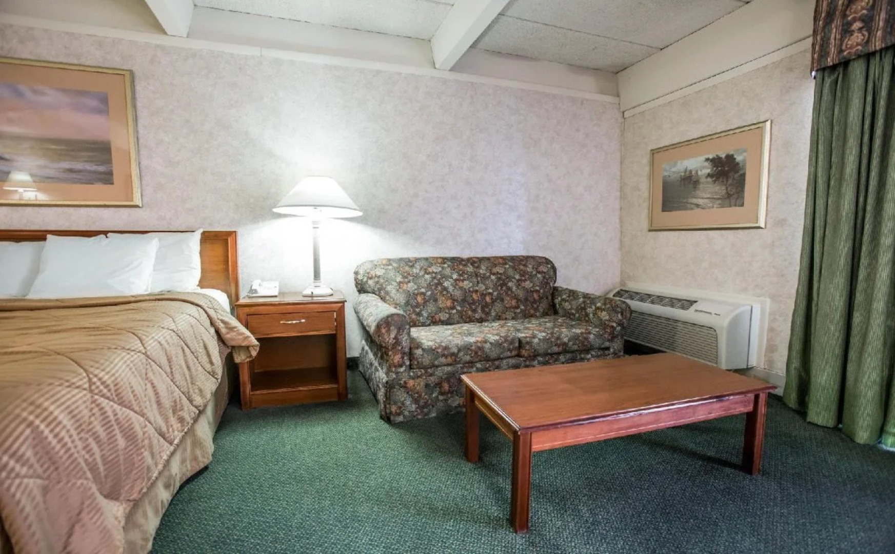 Days Inn by Wyndham Waukegan