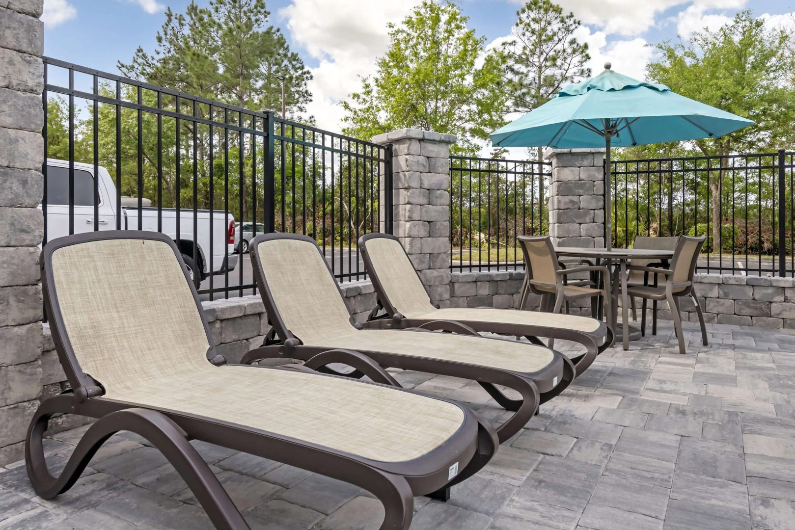 Best Western Plus First Coast Inn & Suites