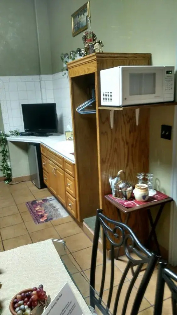 Kirk Hotel And Apartments