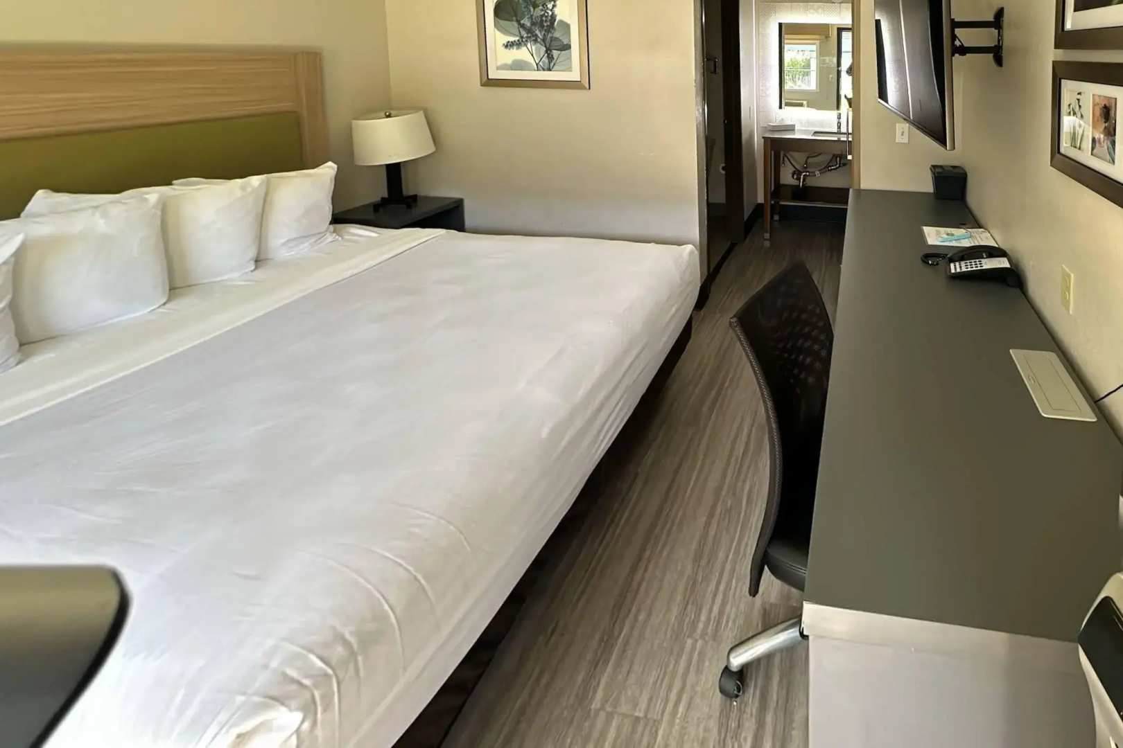 Country Inn & Suites by Radisson, Monterey Beachfront-Marina, CA