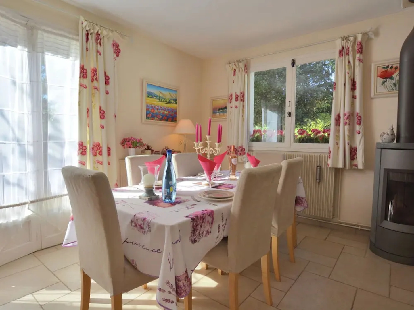 Modern Villa in Gareoult with Private Pool