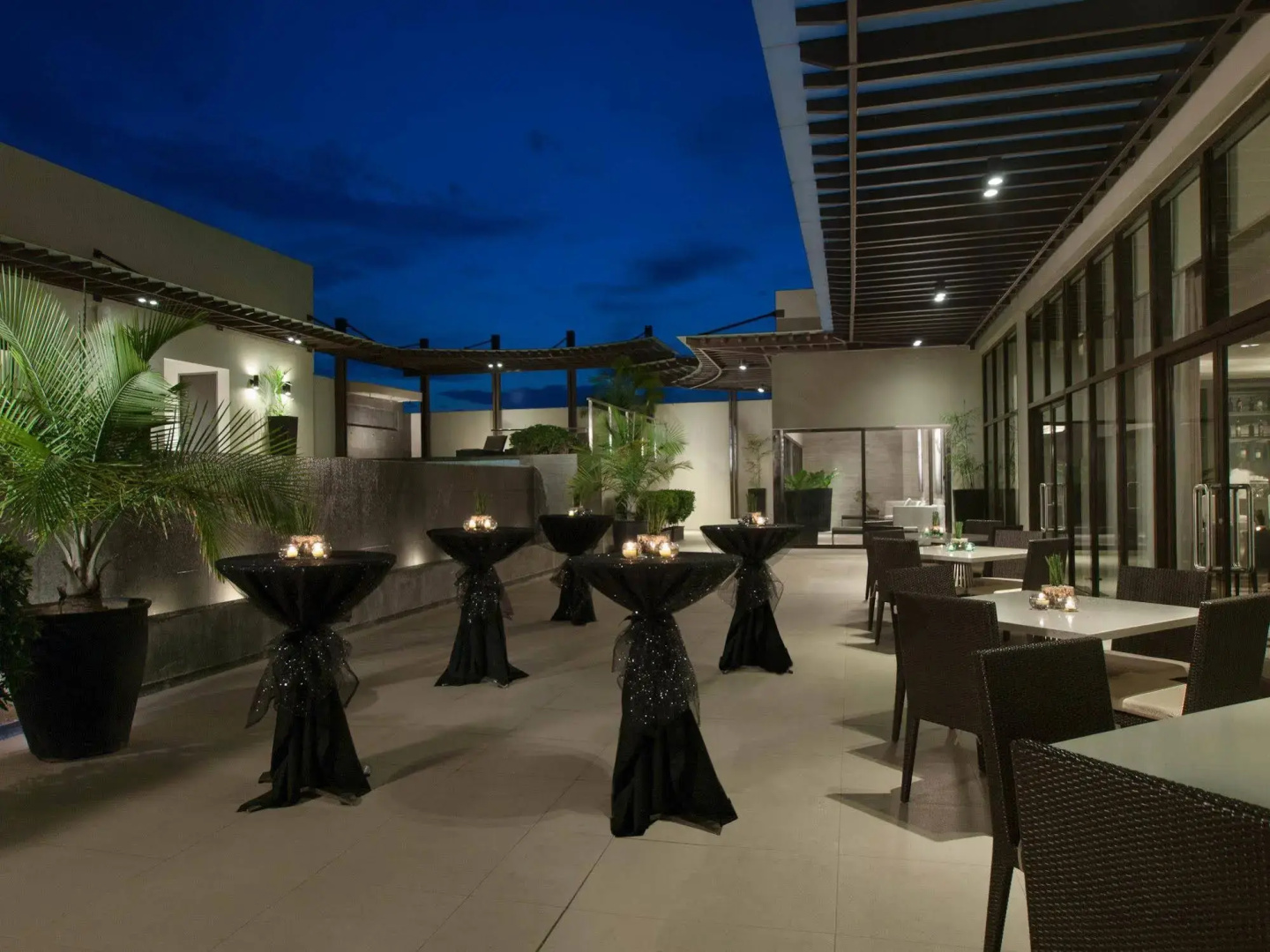 Seda Centrio - Newly Renovated