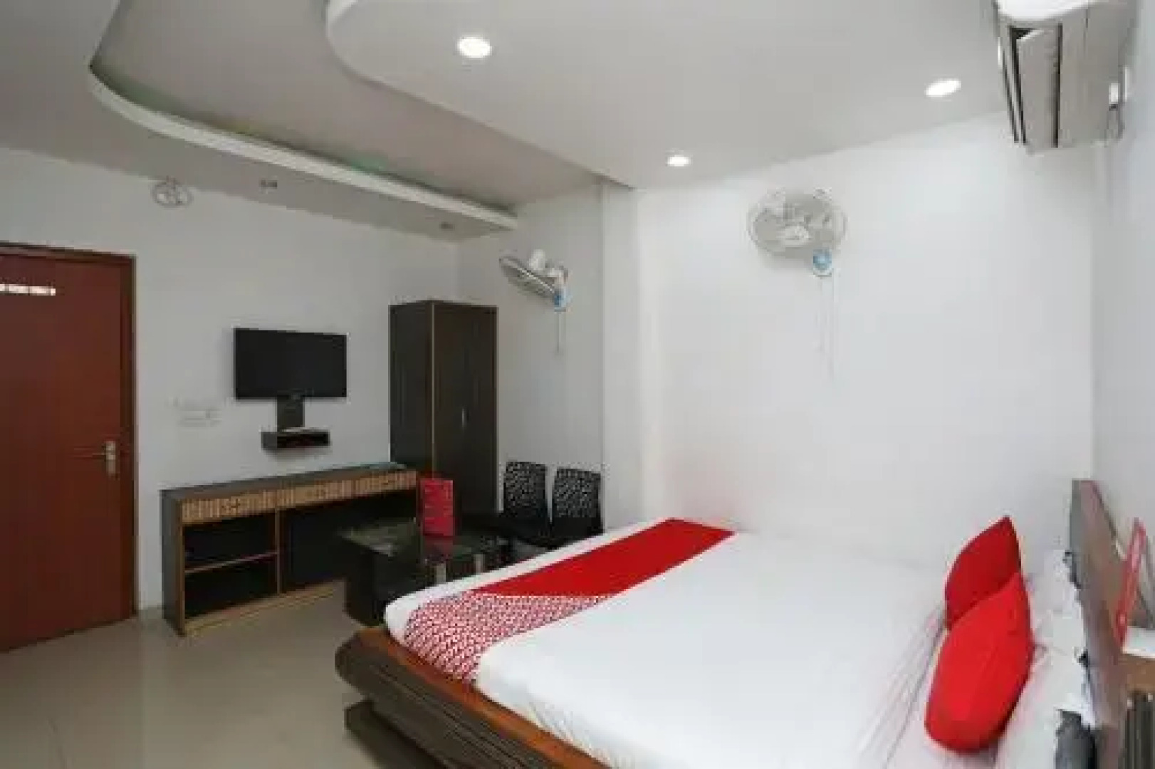 Hotel Yuvraj by OYO Room