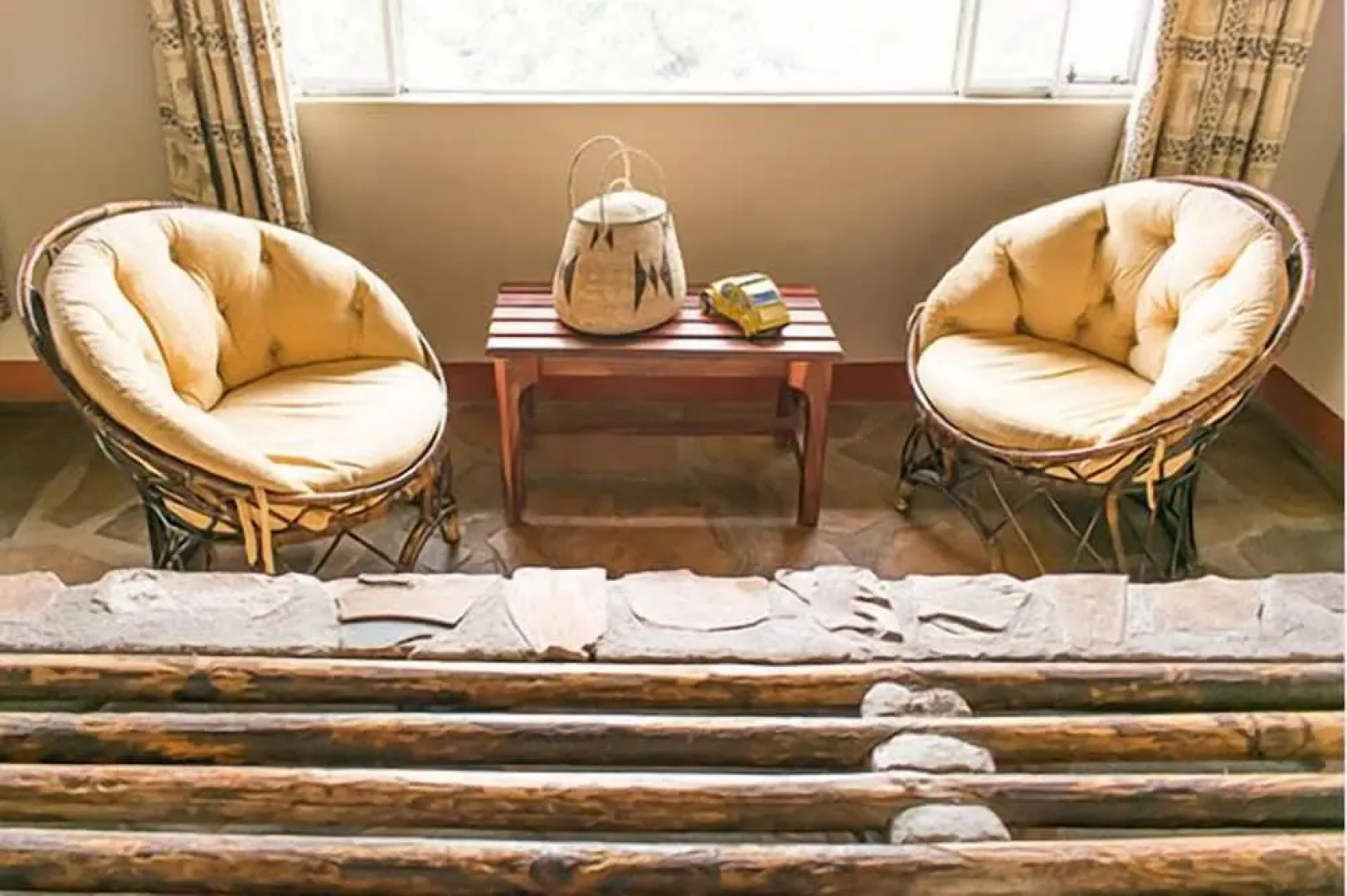 Toko Kamanjab Lodge & Safari