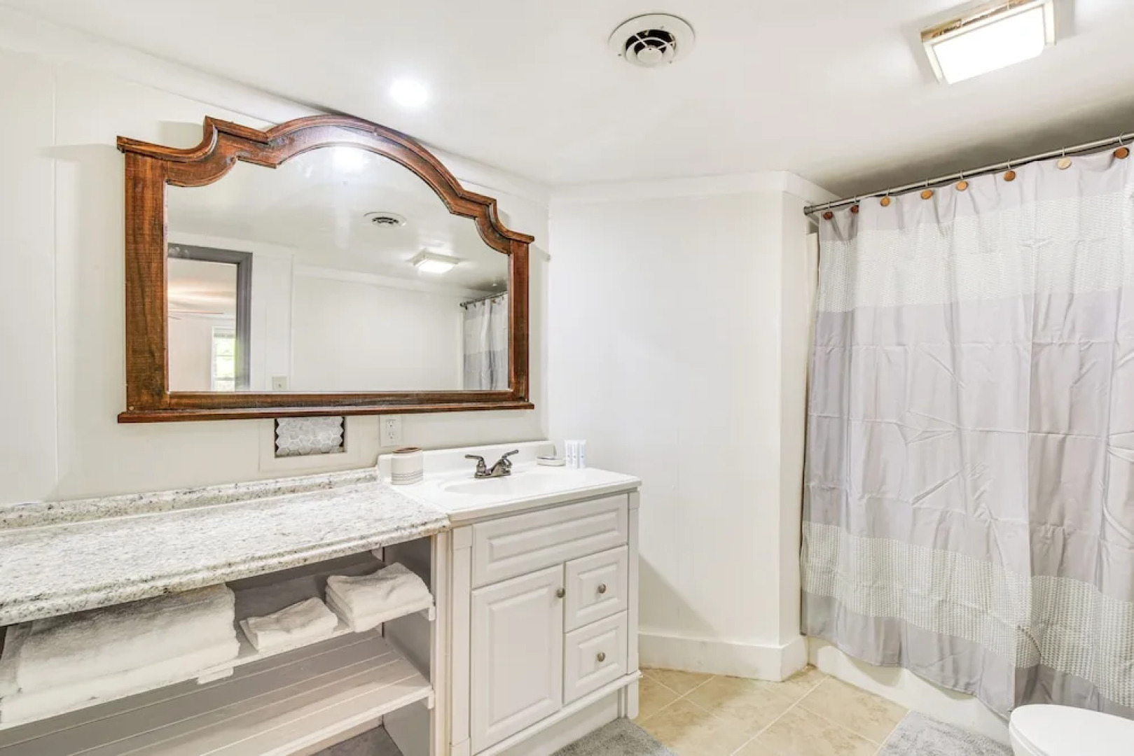 Seneca Vacation Rental w/ Grill Near Lake Hartwell