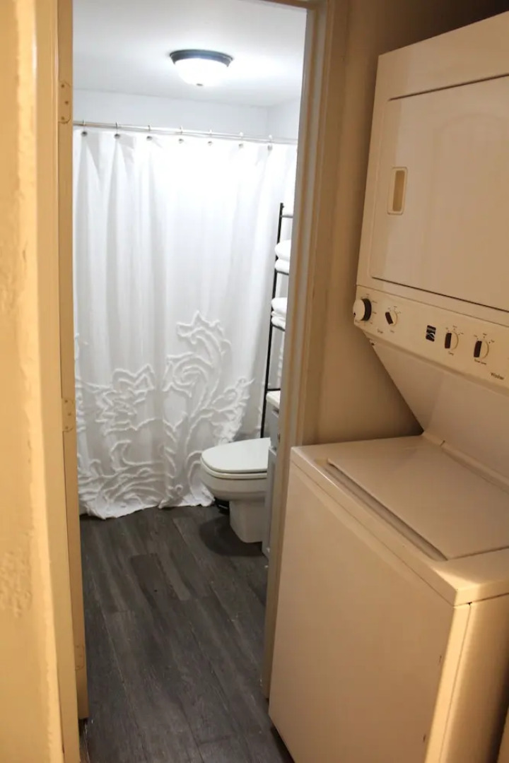 Fisherman`s Cove Lakeside Resort