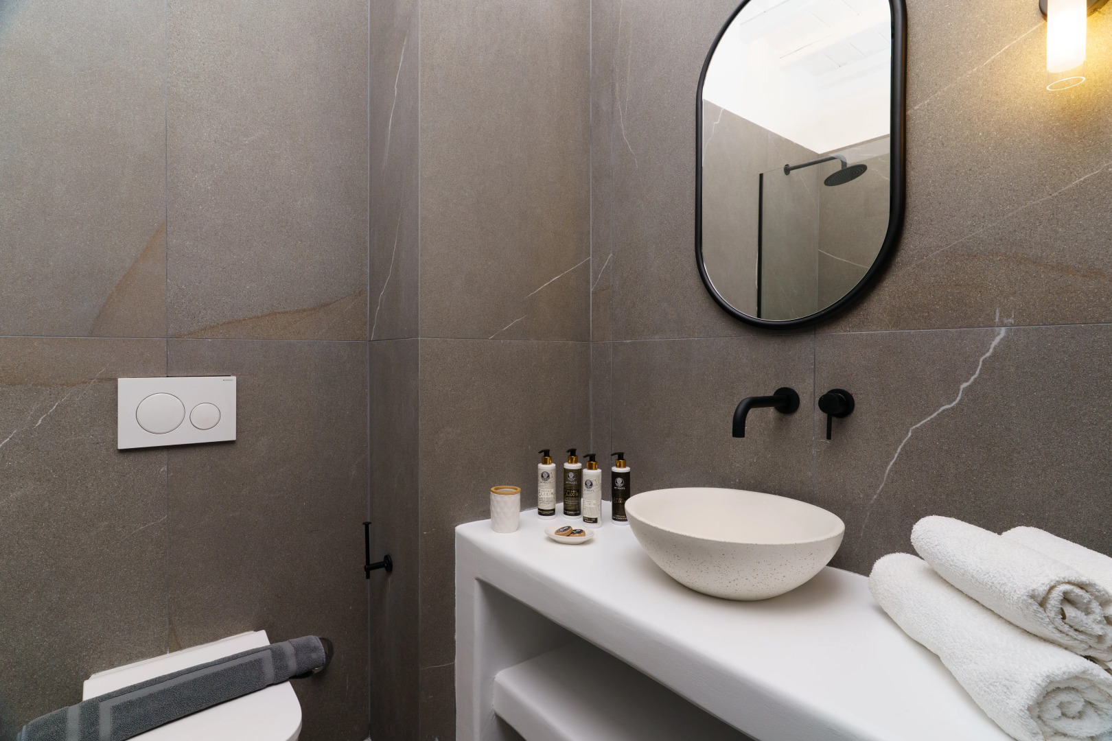 Mr & Mrs White Tinos