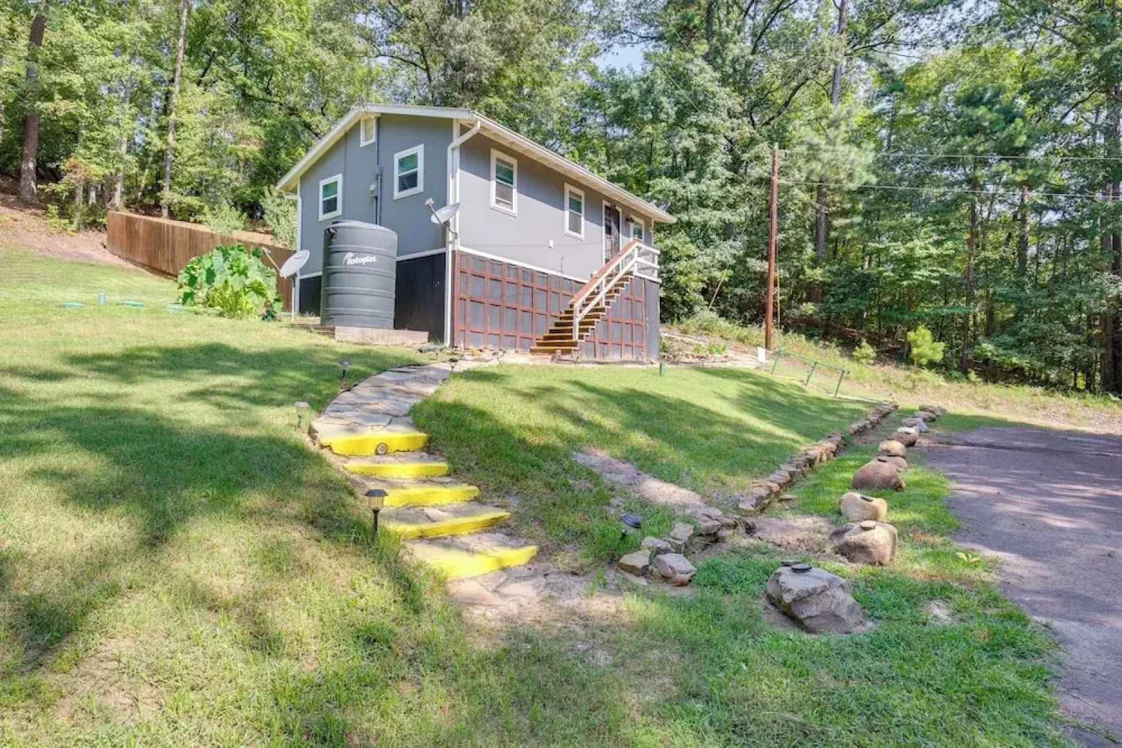 Secluded Avinger Cabin < 1 Mi to Lake O' The Pines