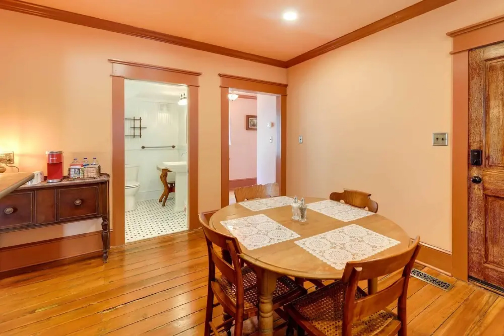 Victorian Vacation Rental Apt in Downtown New Bern