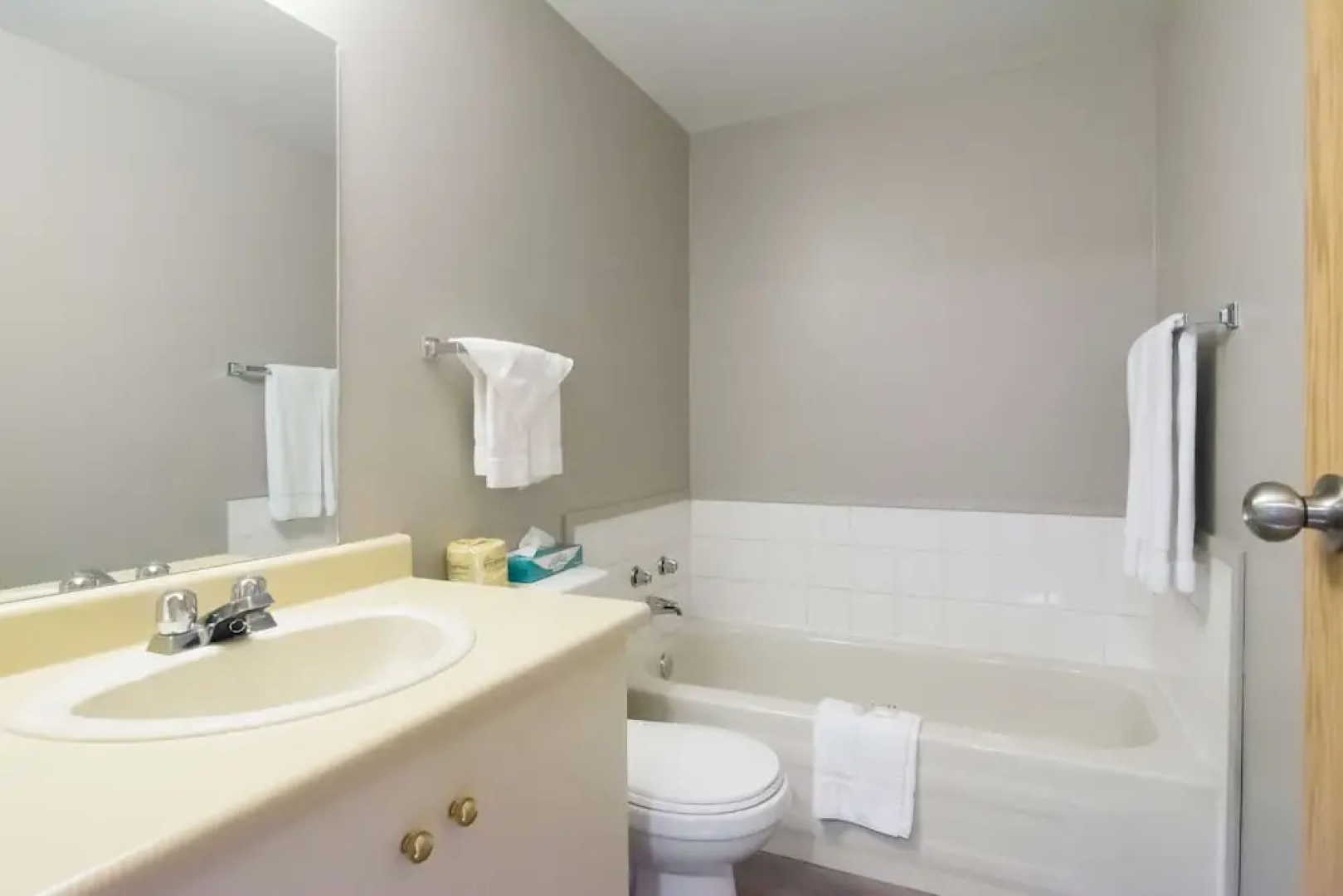 Motel 6 Saanichton, BC - Victoria Airport