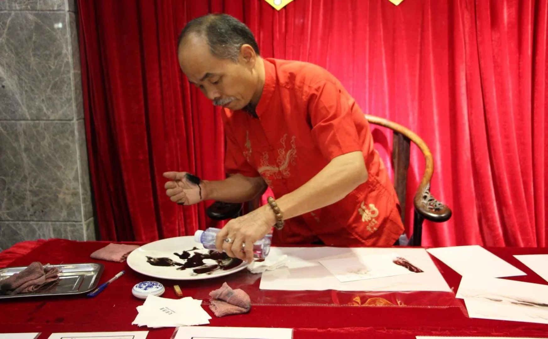 La Perle International Hotel - Free shuttle between hotel and Exhibition Center during Canton Fair & Exhibitor registration Counter