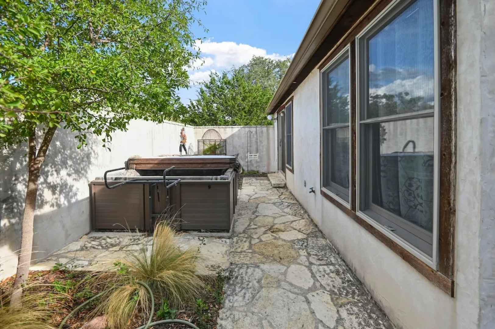 Czech 1 Bedroom Cabin by RedAwning