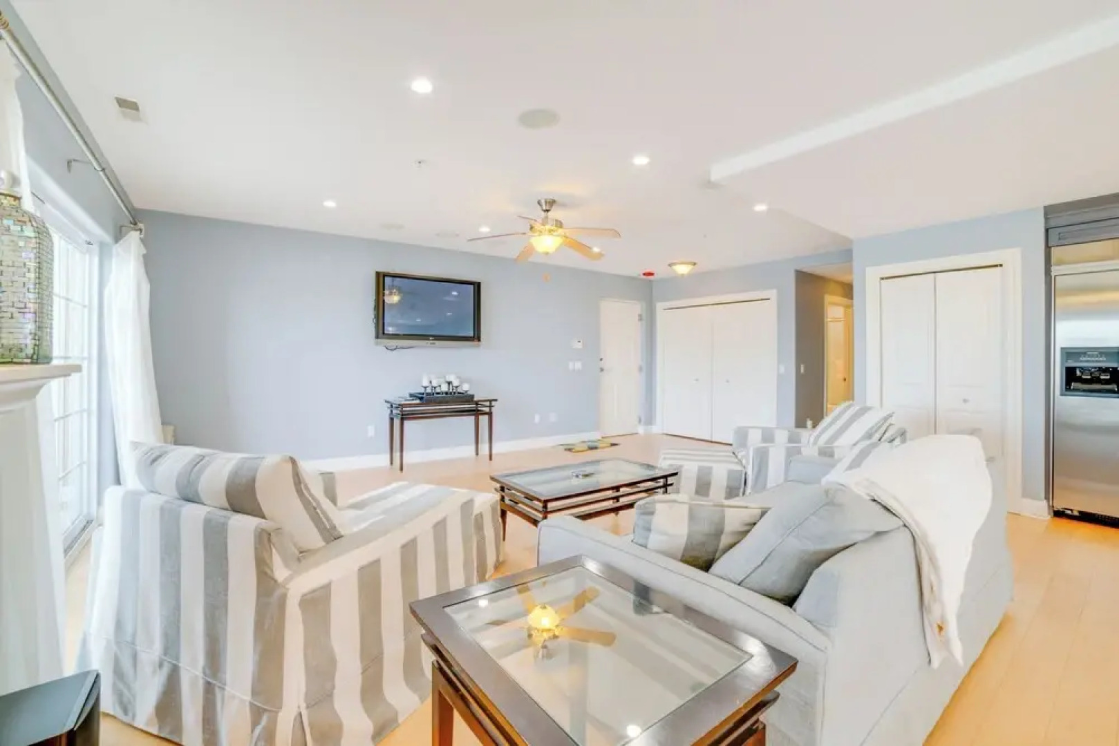 Charming New Buffalo Condo: Walk to Lake Michigan!