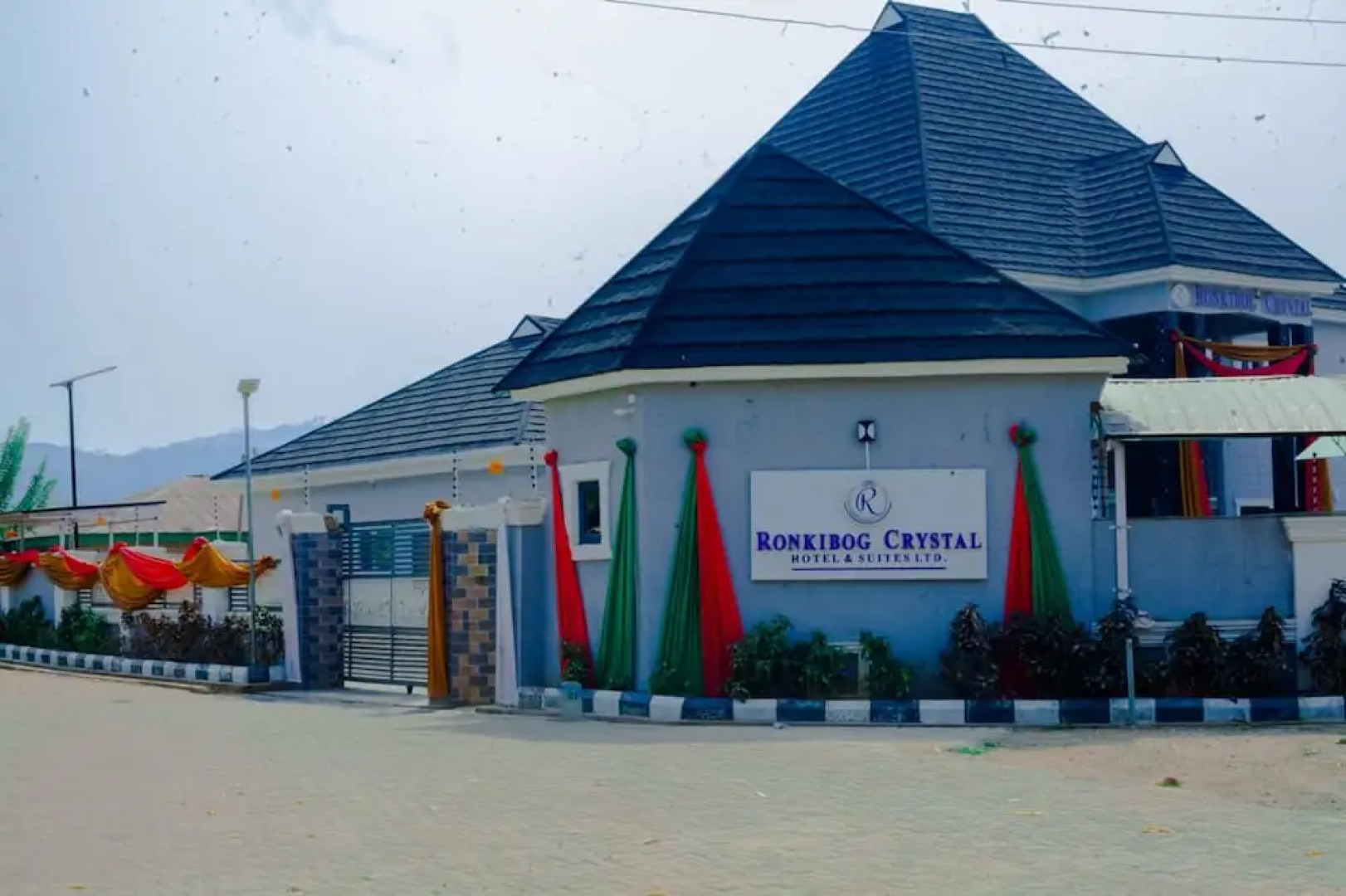 Ronkibog Crystal Hotel & Suites